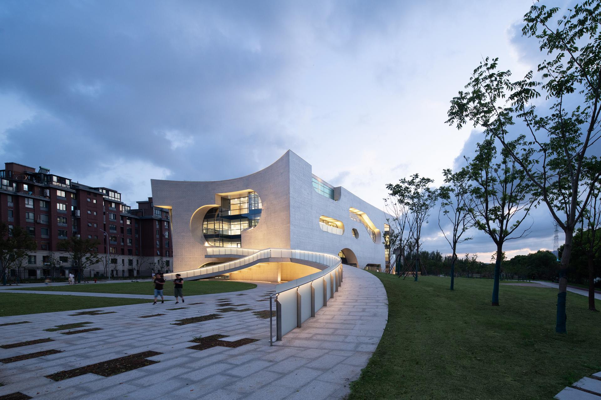 Shanghai Cofco Cultural & Health Center - image 3