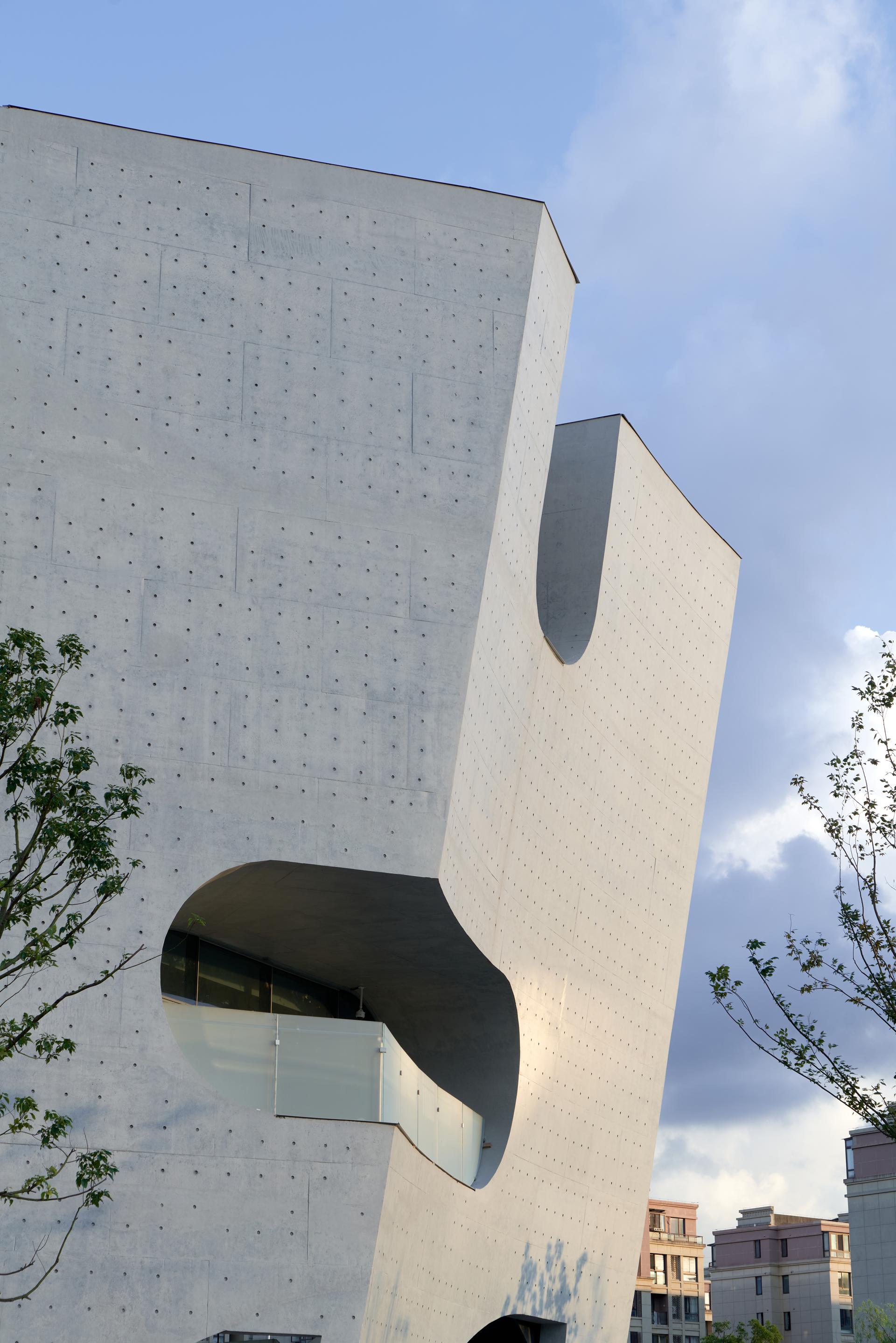 Shanghai Cofco Cultural & Health Center - image 4