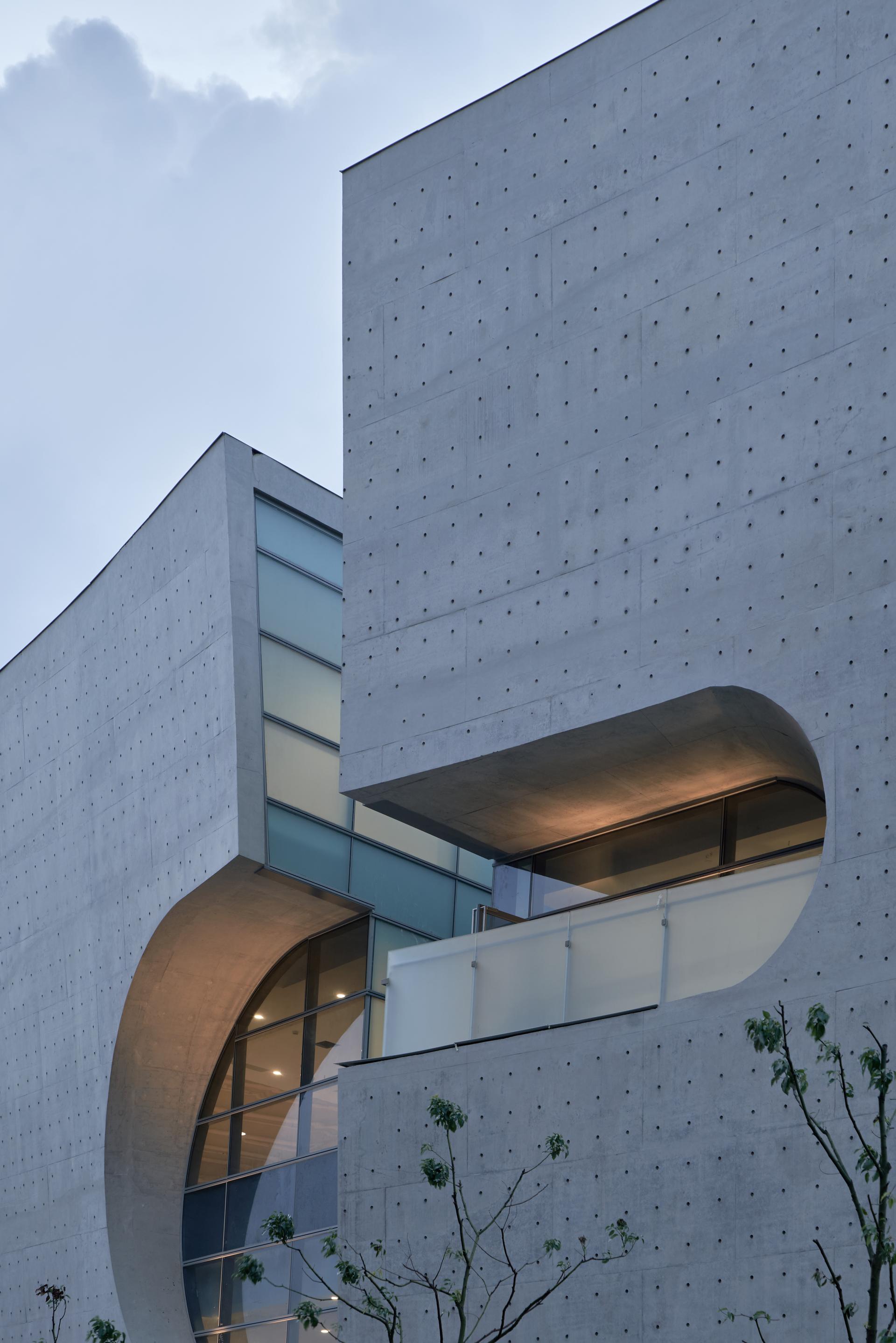 Shanghai Cofco Cultural & Health Center - image 5