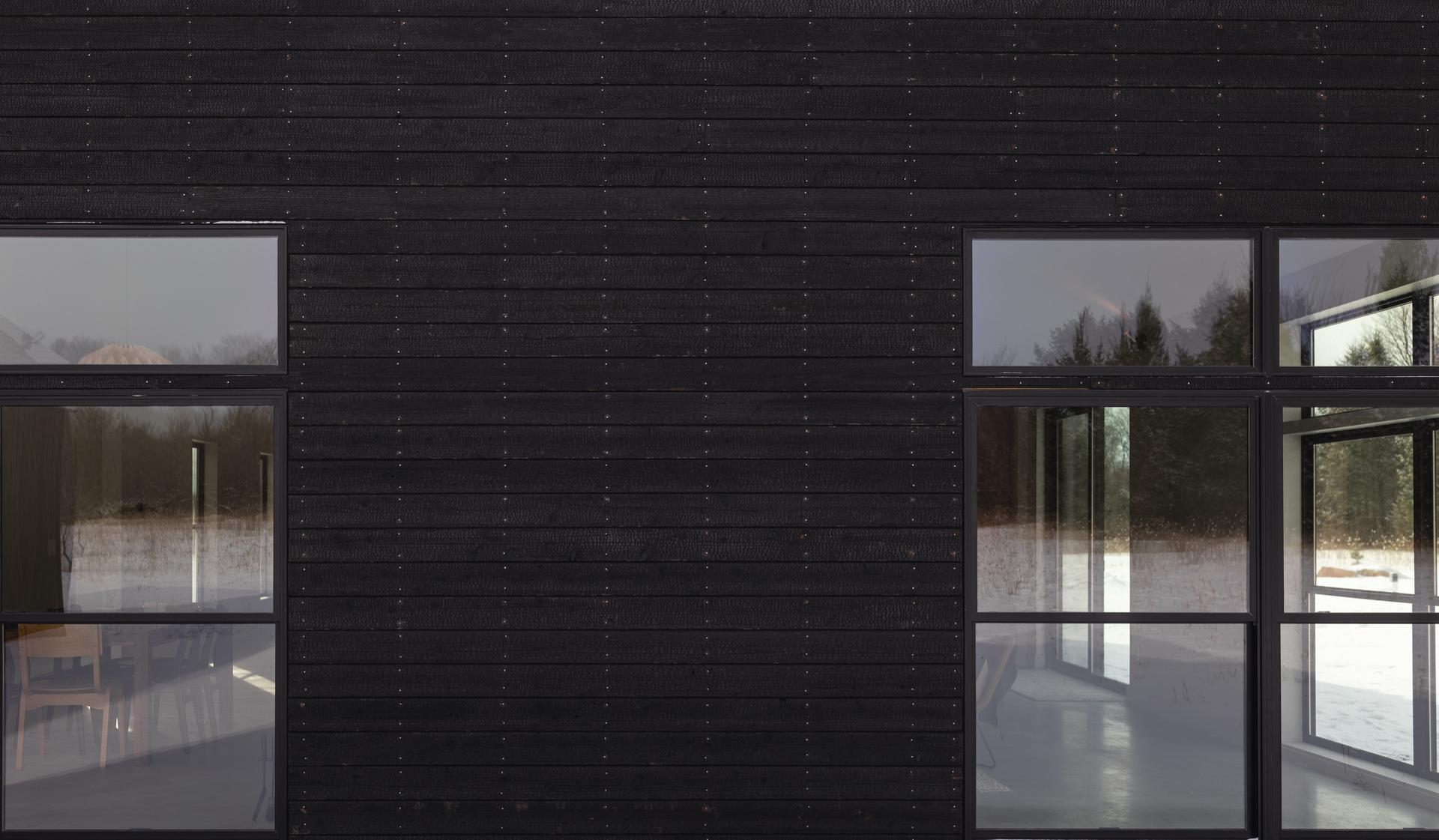 Svart Hus - image 6