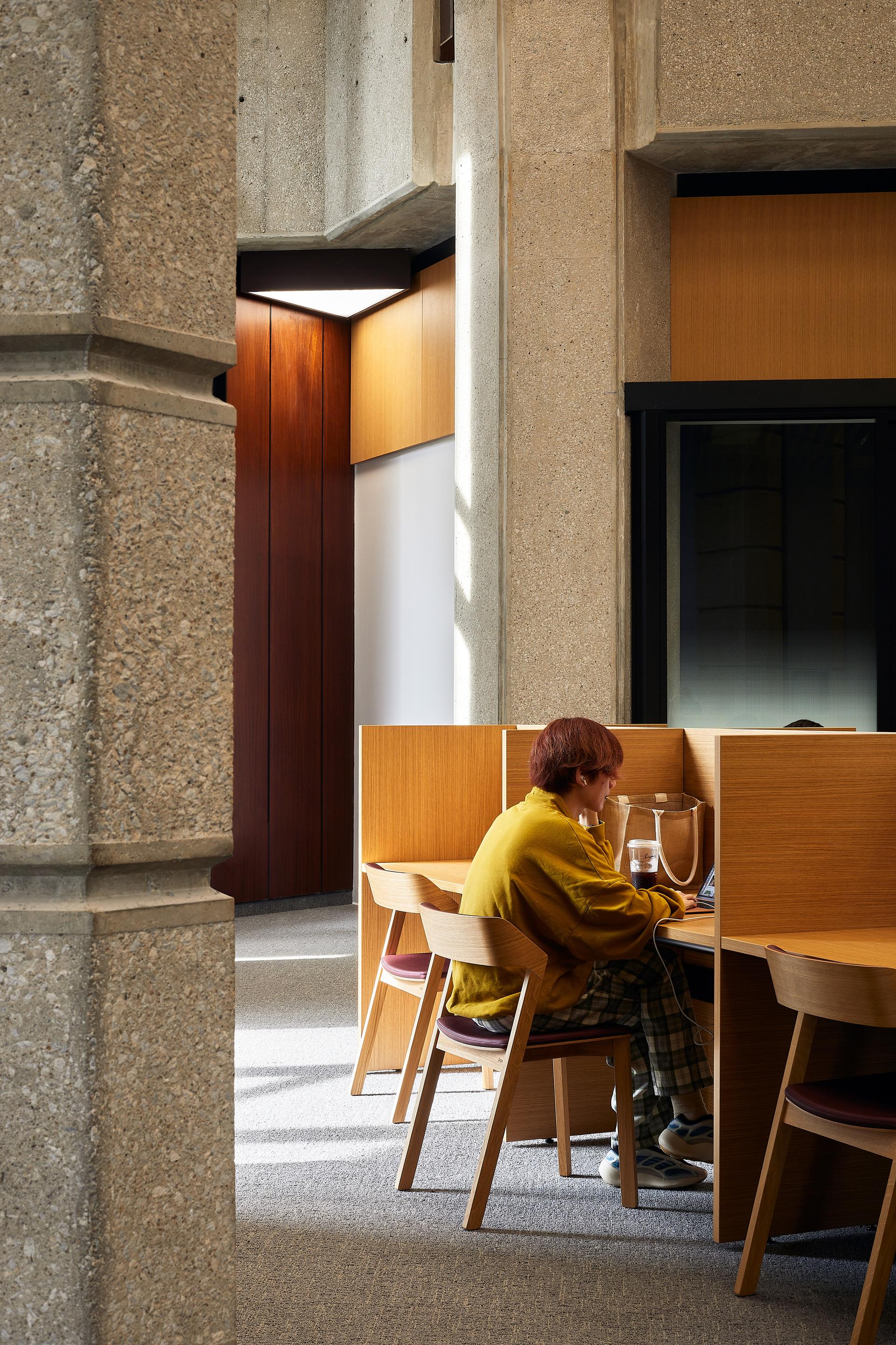 Robarts Library Reading Room - image 4