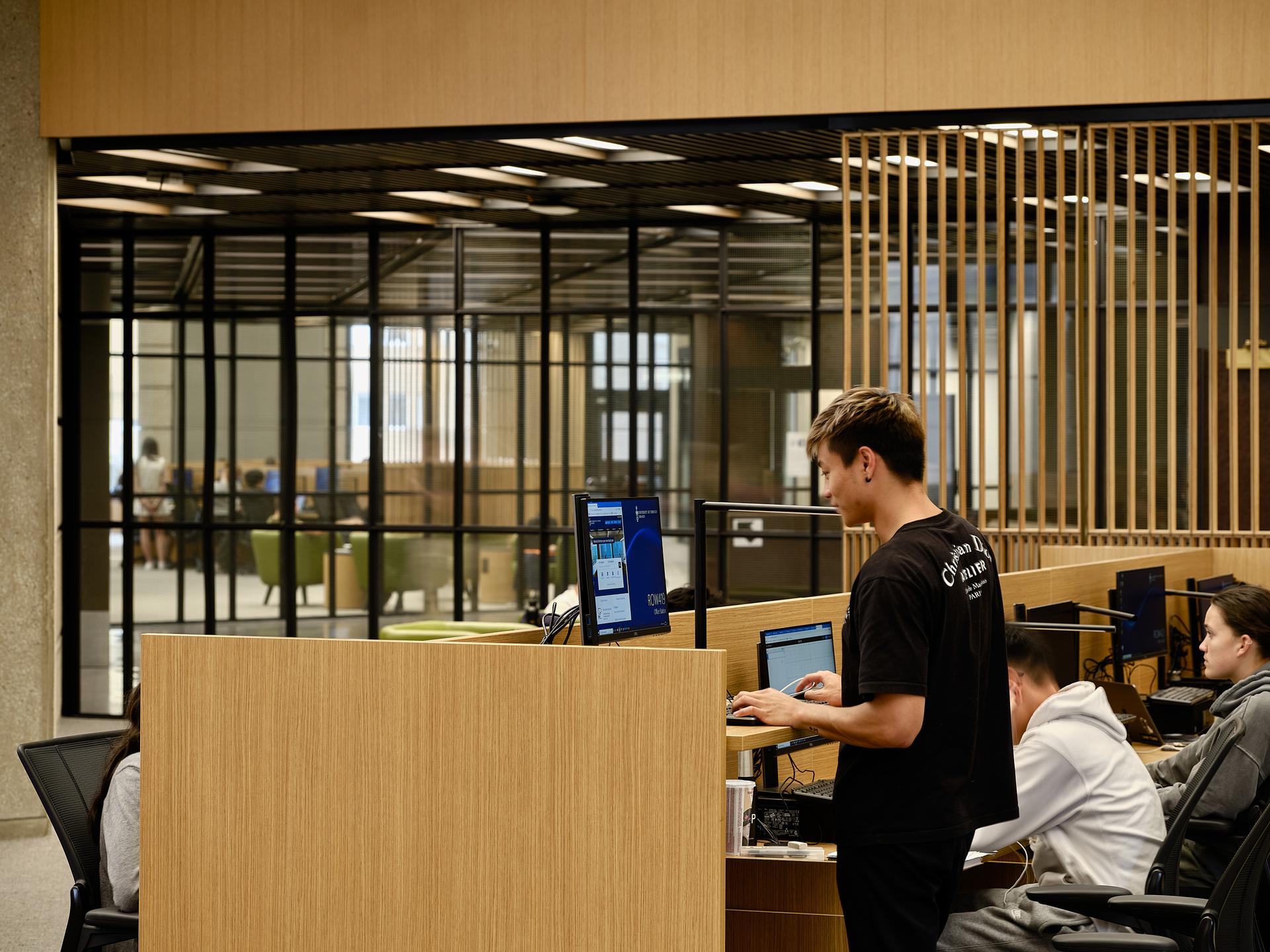 Robarts Library Reading Room - image 11