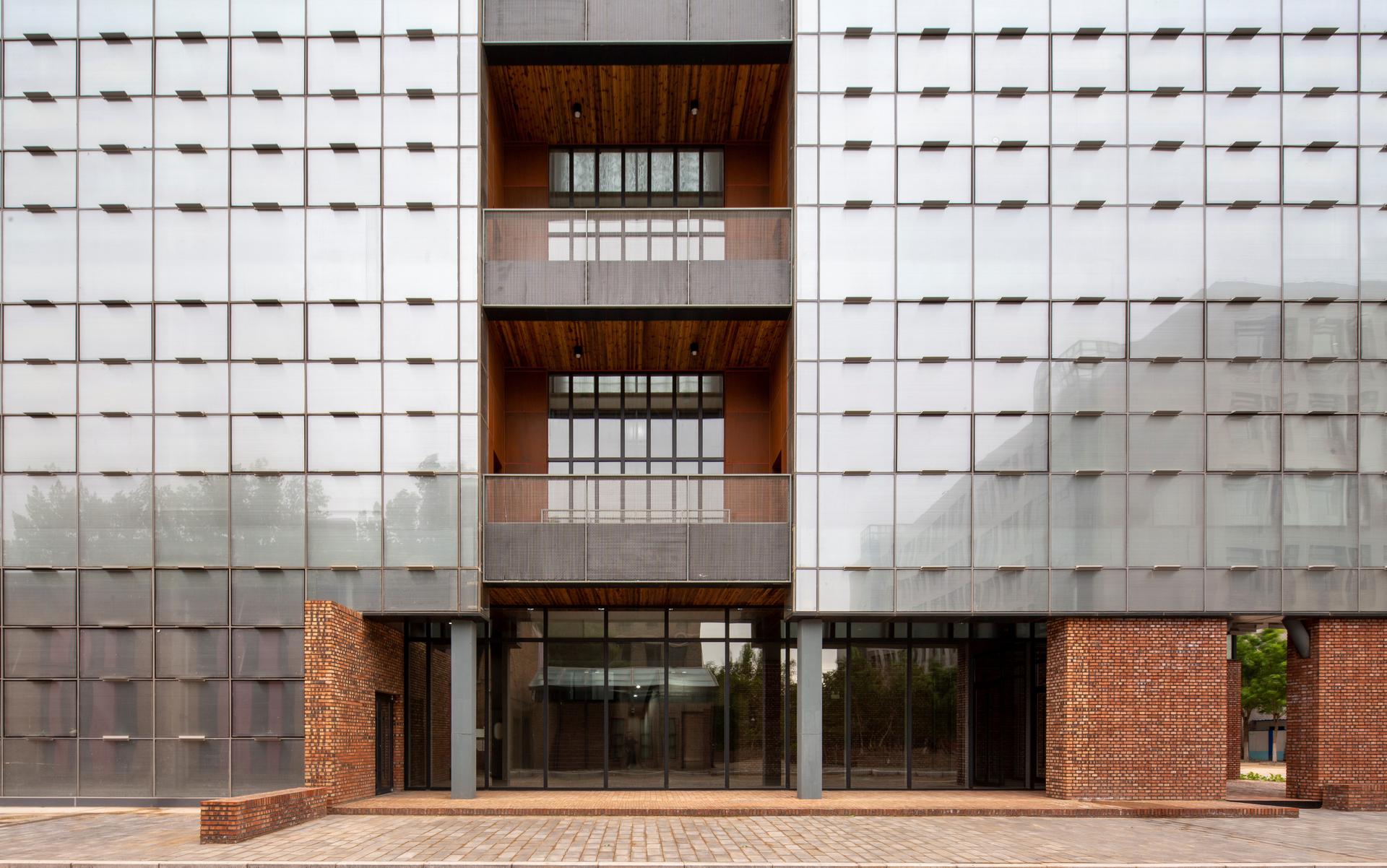 Architectural Experimental Innovation Center of Inner Mongolia University of Technology - image 4