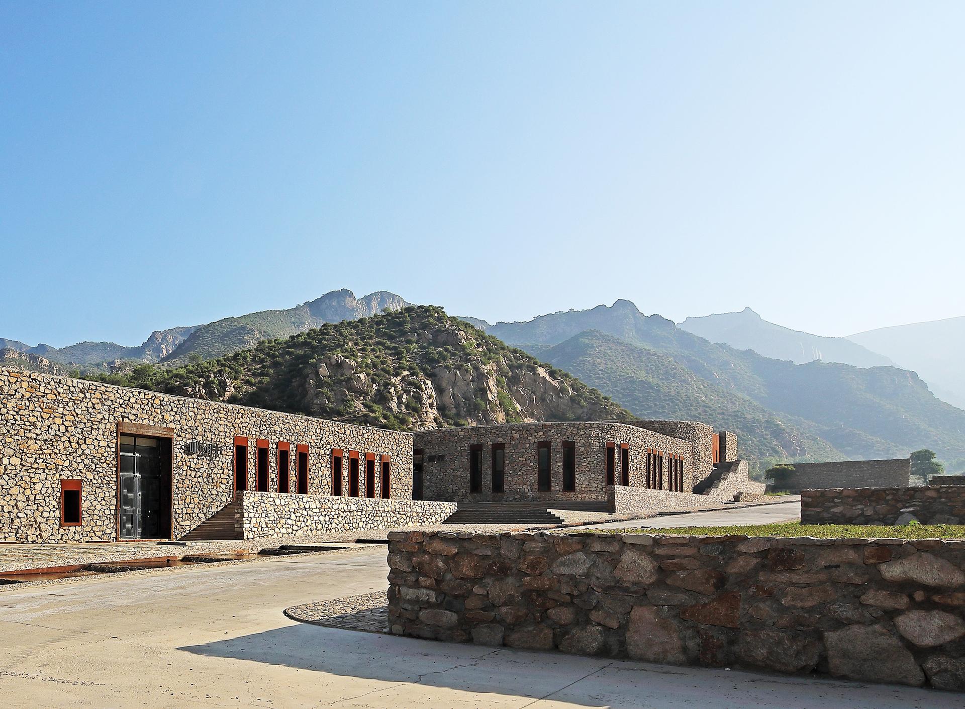 Jiulong Bay Scenic Spot Visitor Center - image 4