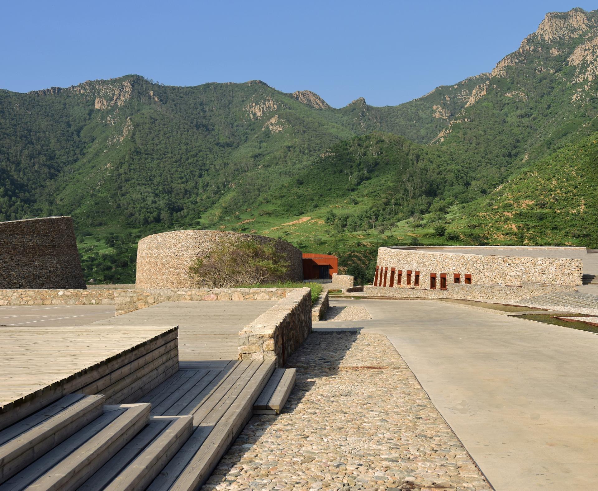 Jiulong Bay Scenic Spot Visitor Center - image 5