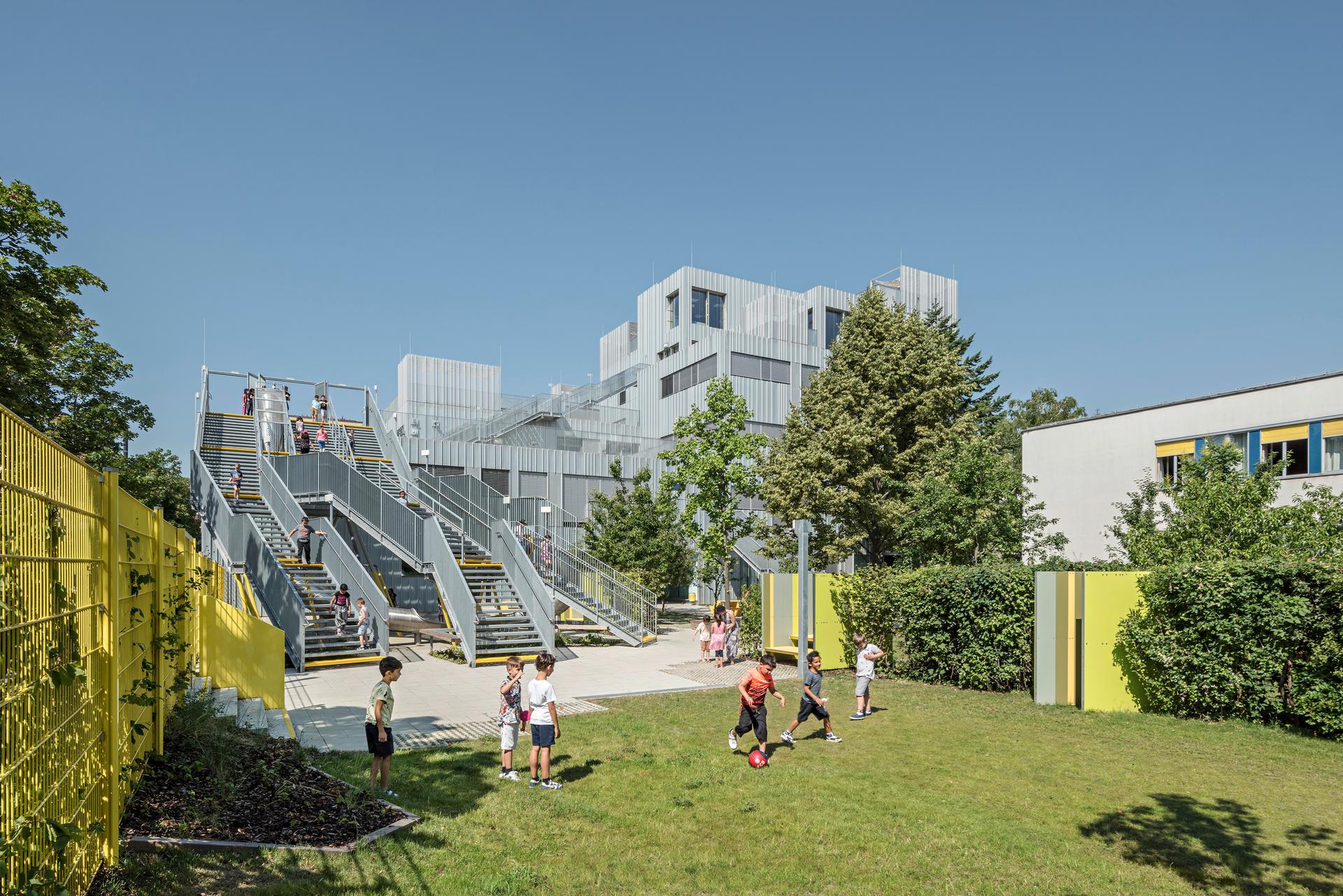 Längenfeldgasse Primary and Vocational School - image 7
