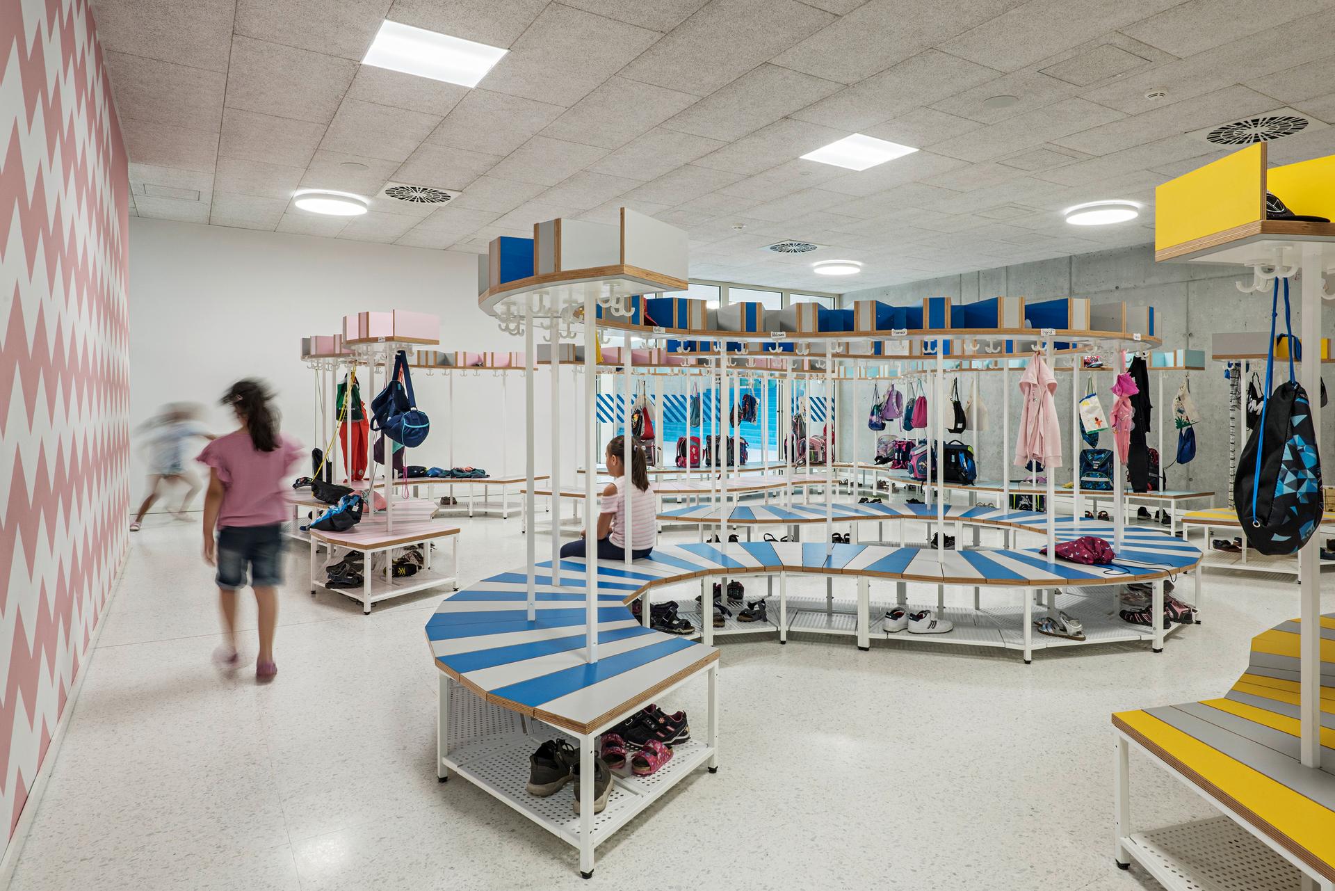Längenfeldgasse Primary and Vocational School - image 3