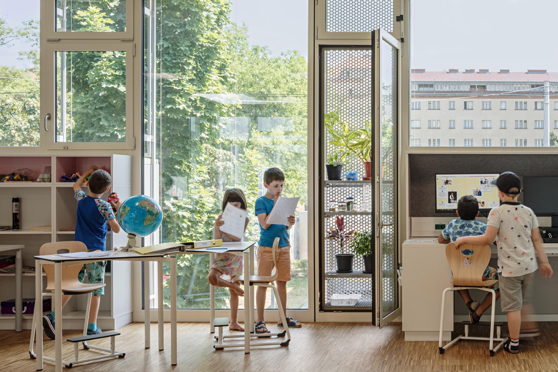 Längenfeldgasse Primary and Vocational School - image 5
