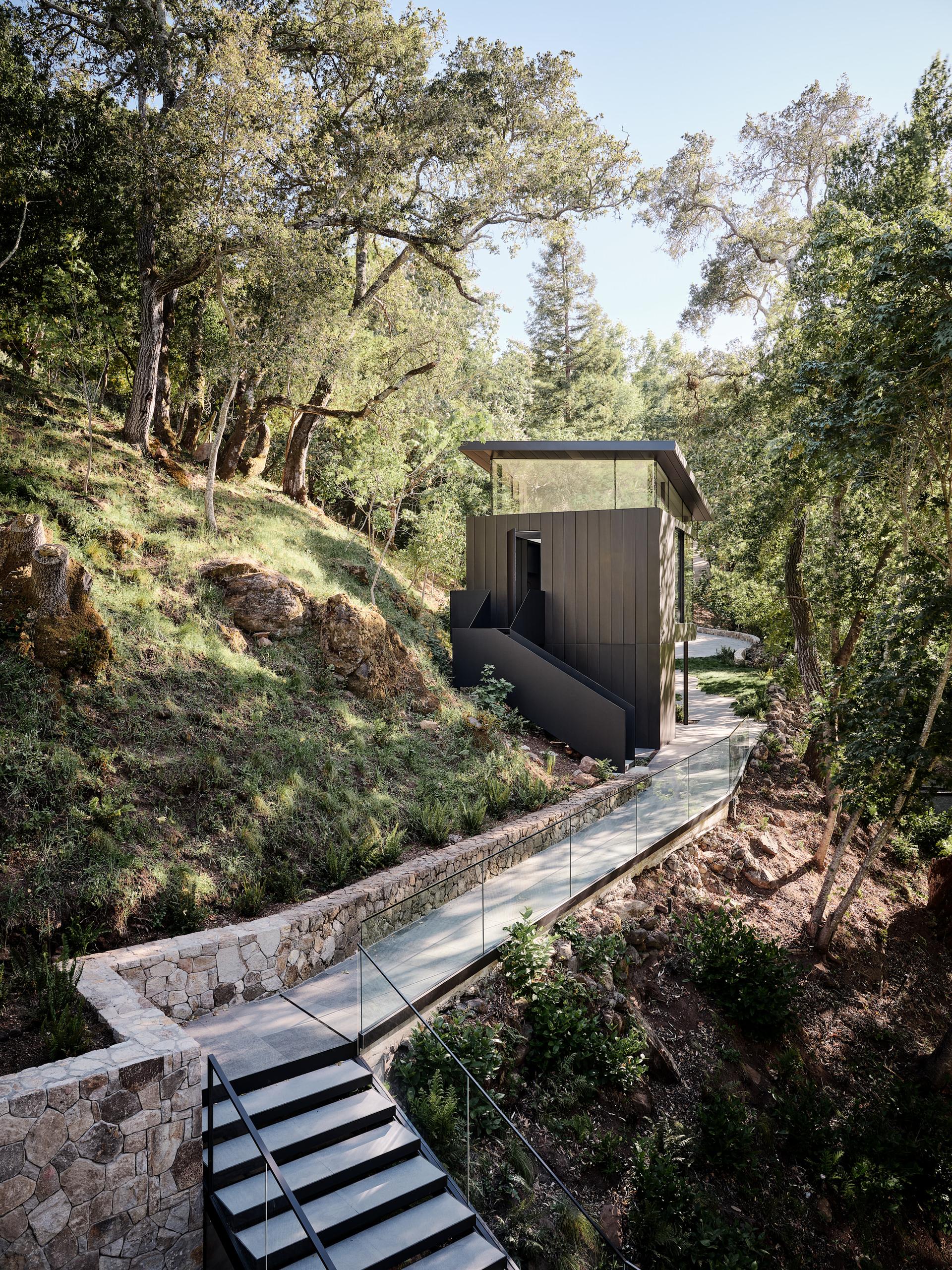 Suspension House - image 15