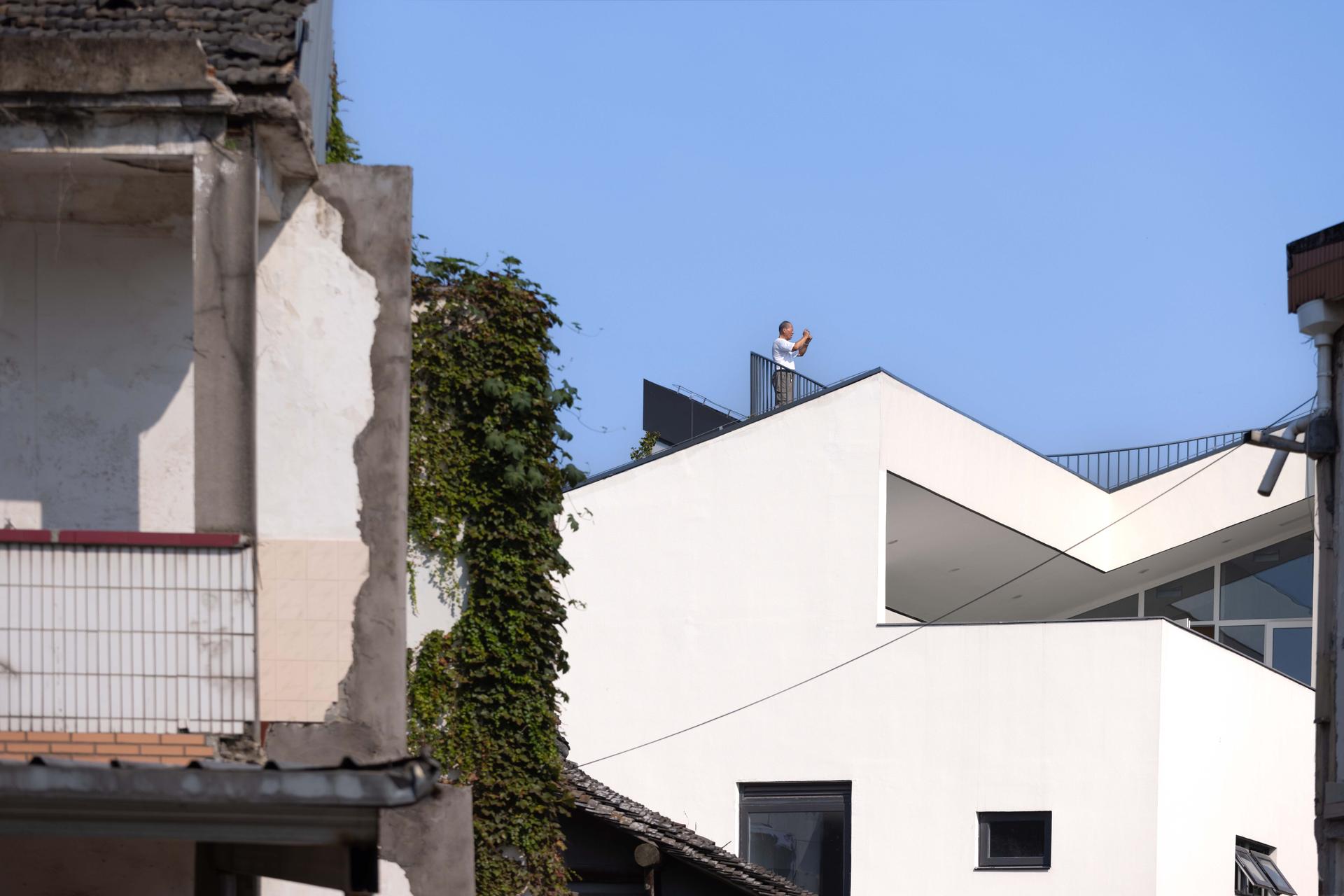 Bache Community Center - image 8