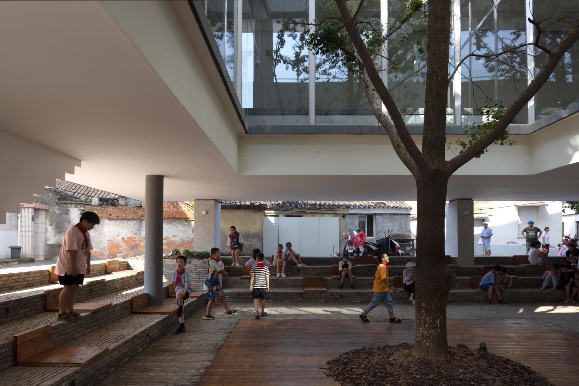 Bache Community Center - image 15