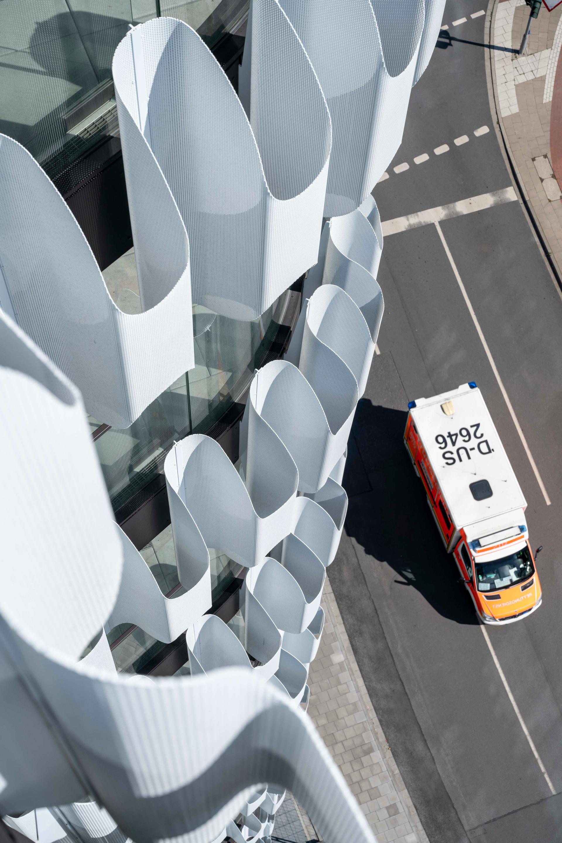 ZIPPER - RKM 740 Tower - image 7