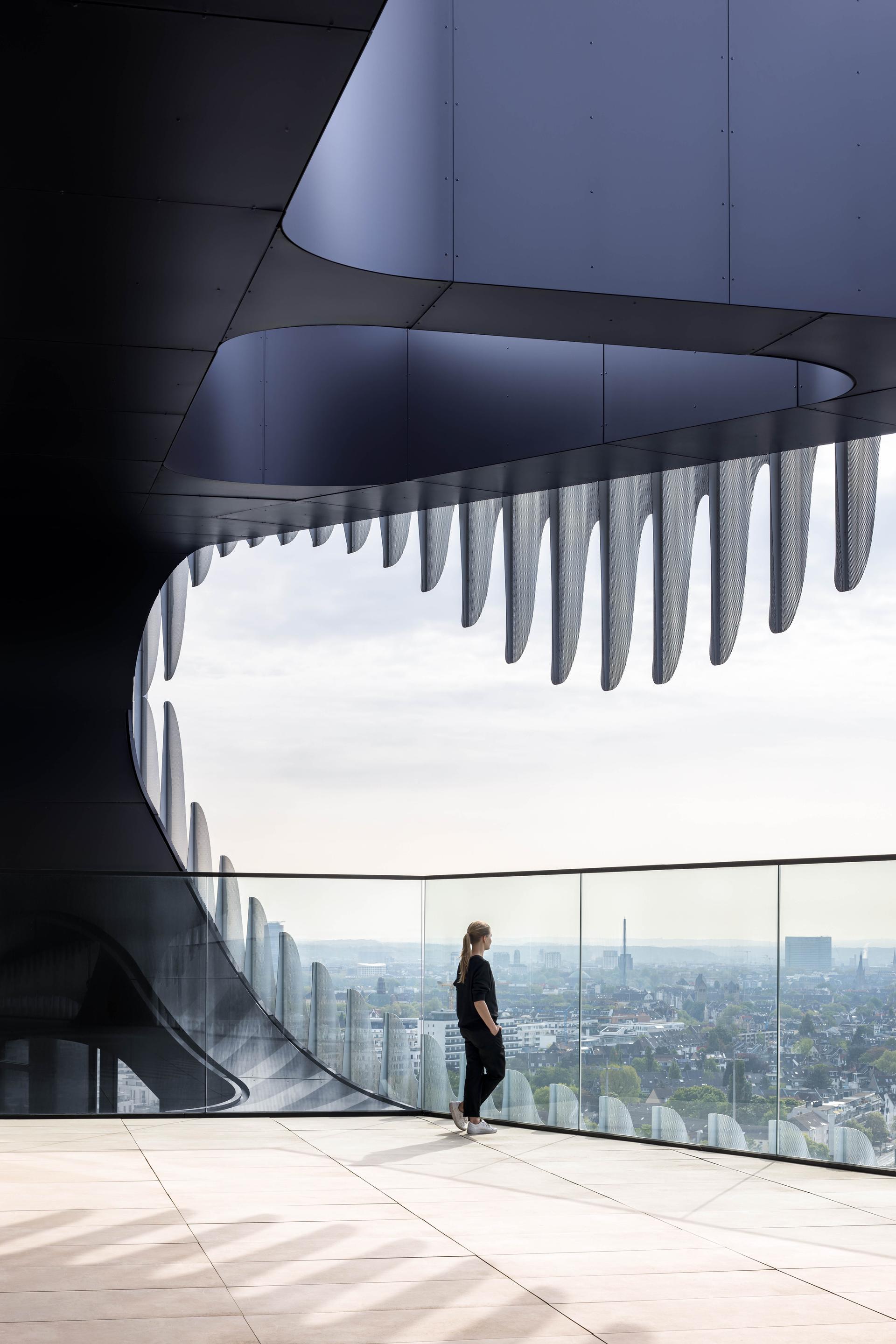 ZIPPER - RKM 740 Tower - image 10