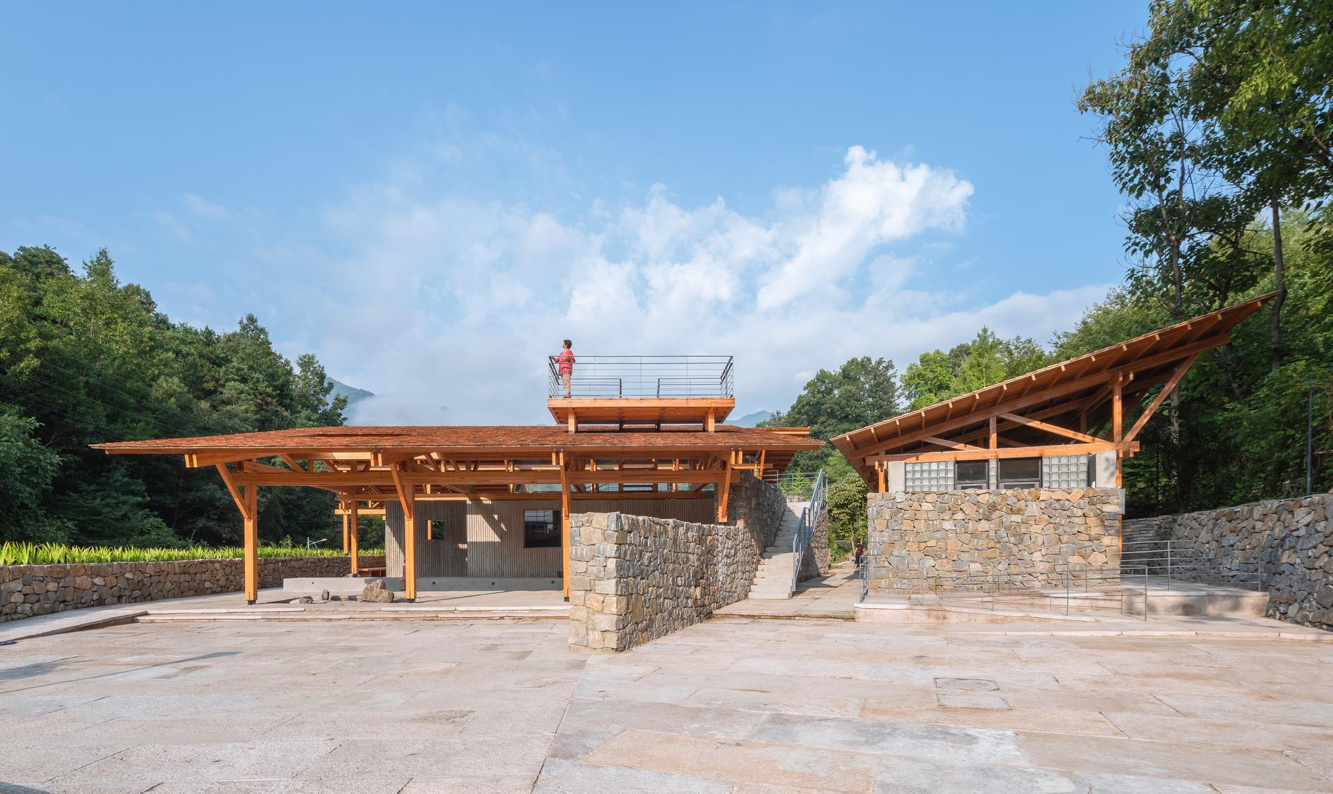 Multi-functional reception center in Liuba Wayogou - image 3