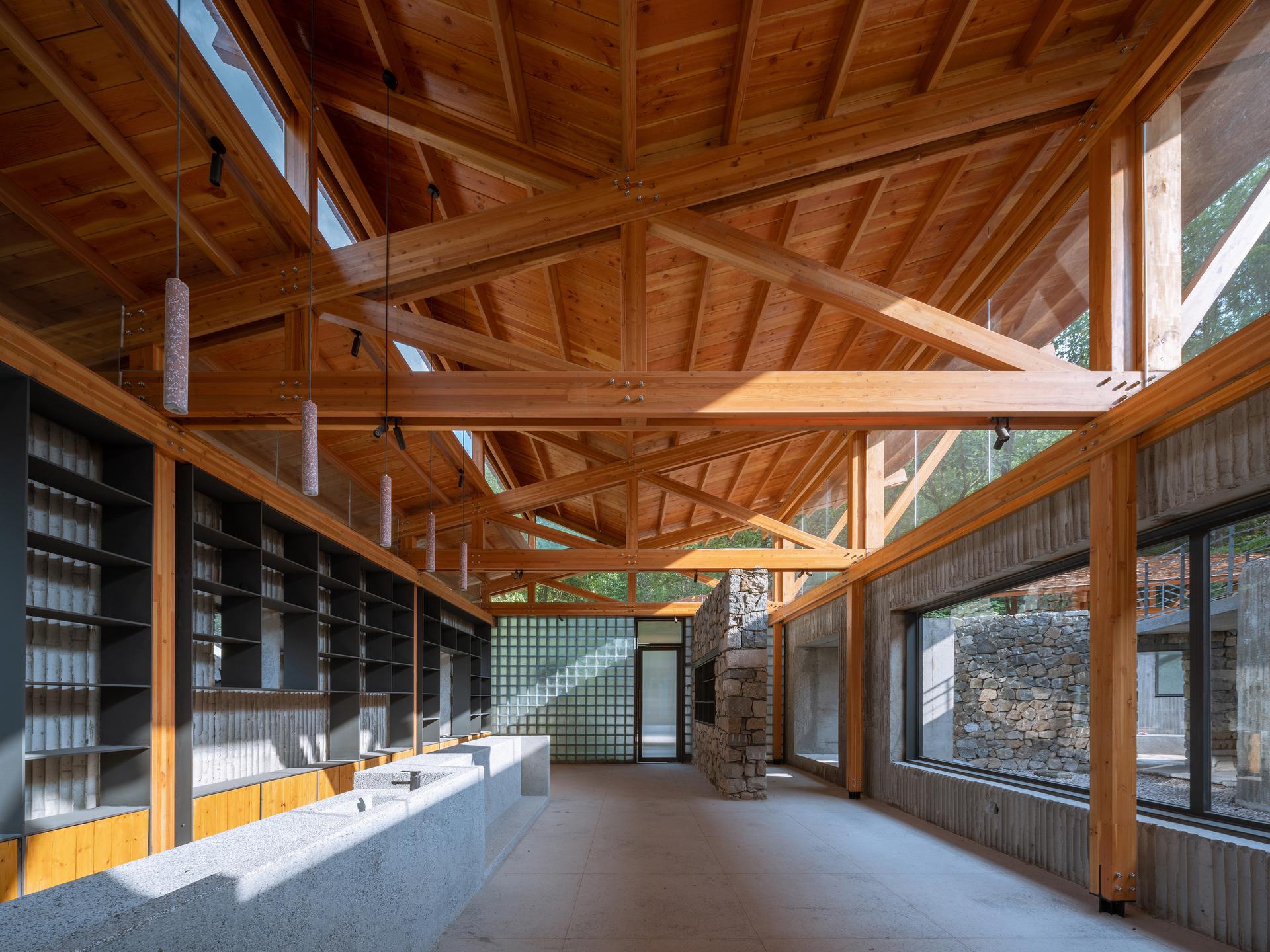Multi-functional reception center in Liuba Wayogou - image 9