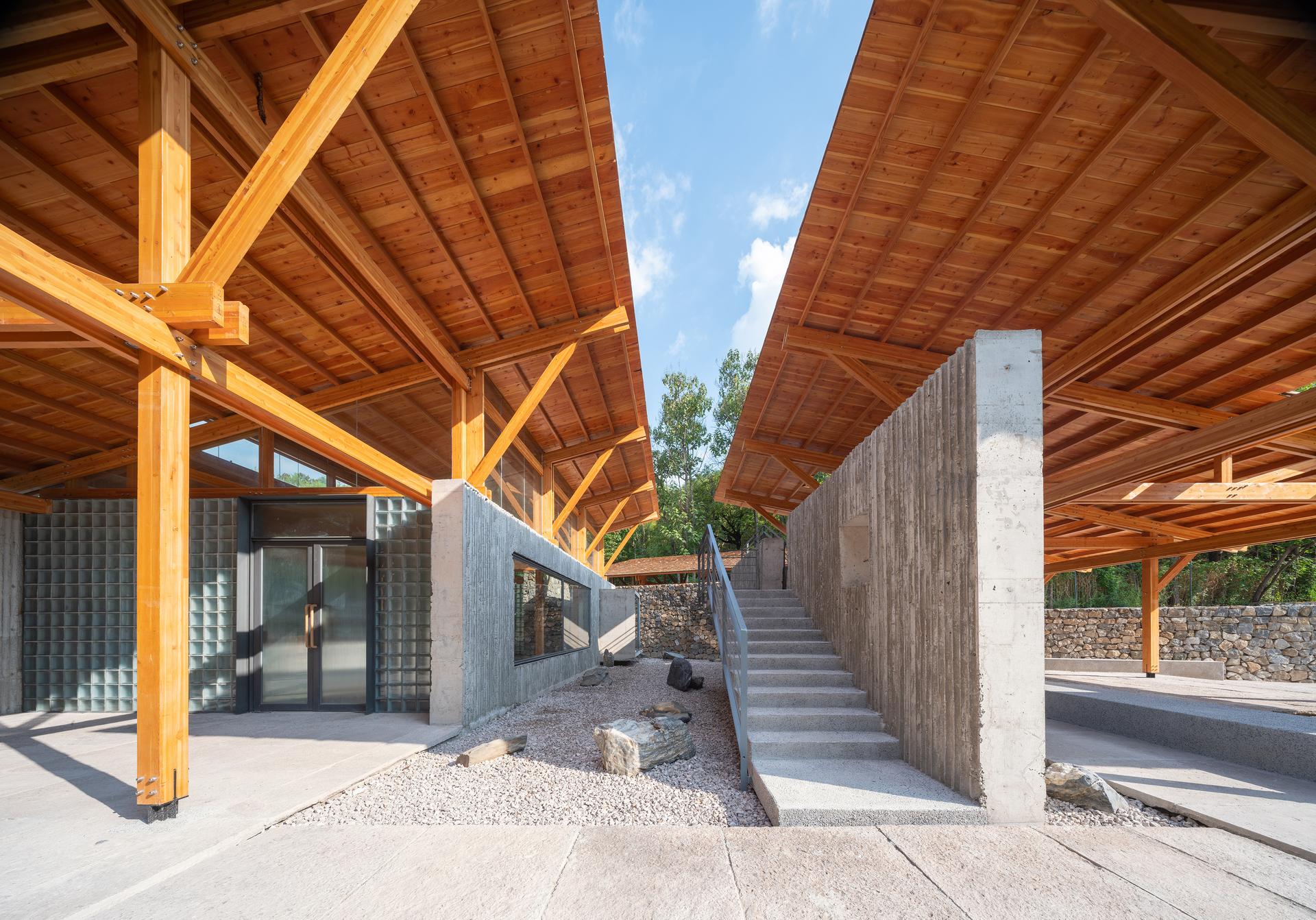 Multi-functional reception center in Liuba Wayogou - image 10