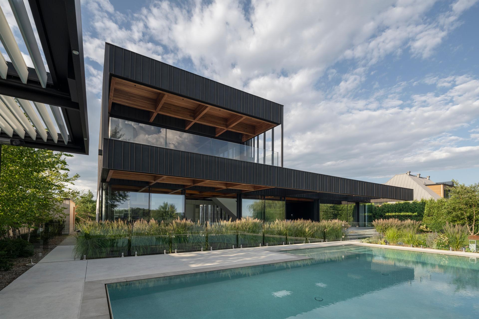 Terrebonne Residence - image 2