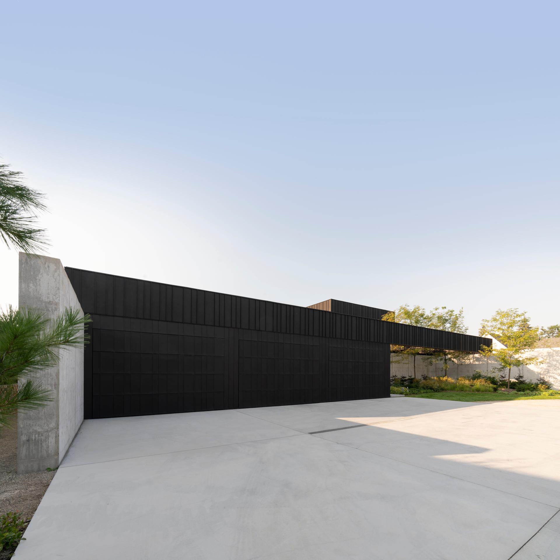 Terrebonne Residence - image 4