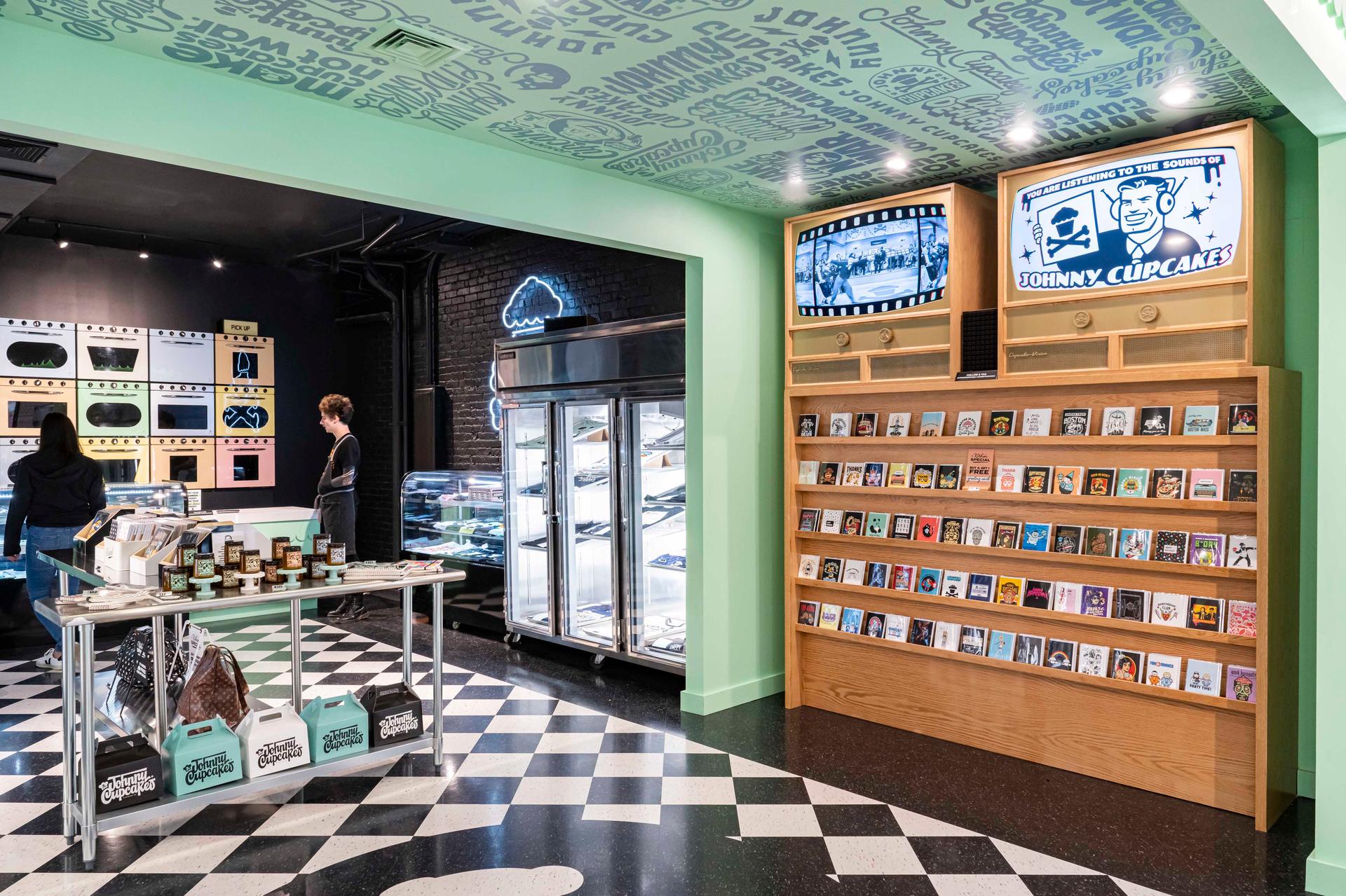 Johnny Cupcakes - image 20