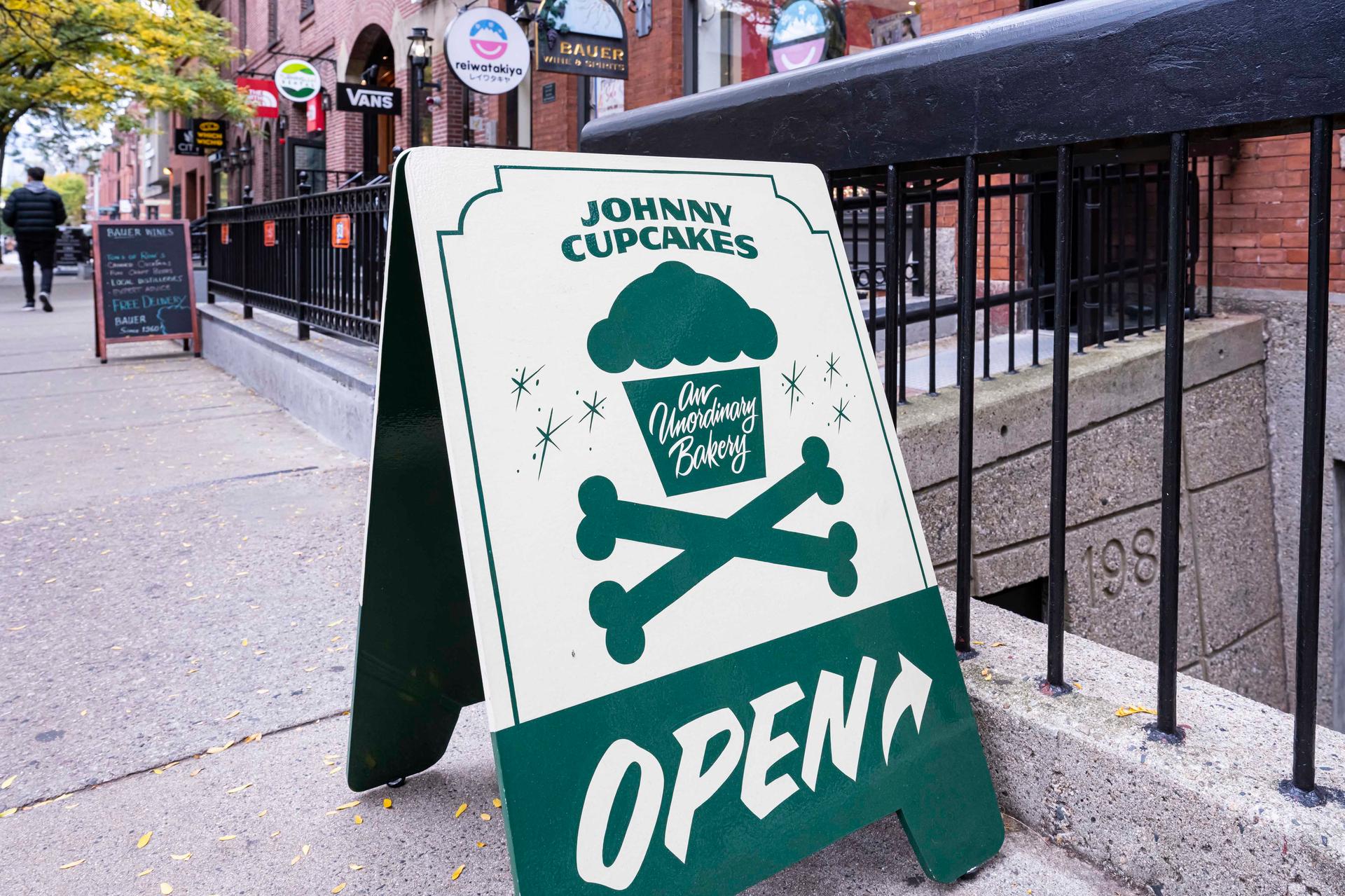 Johnny Cupcakes - image 81