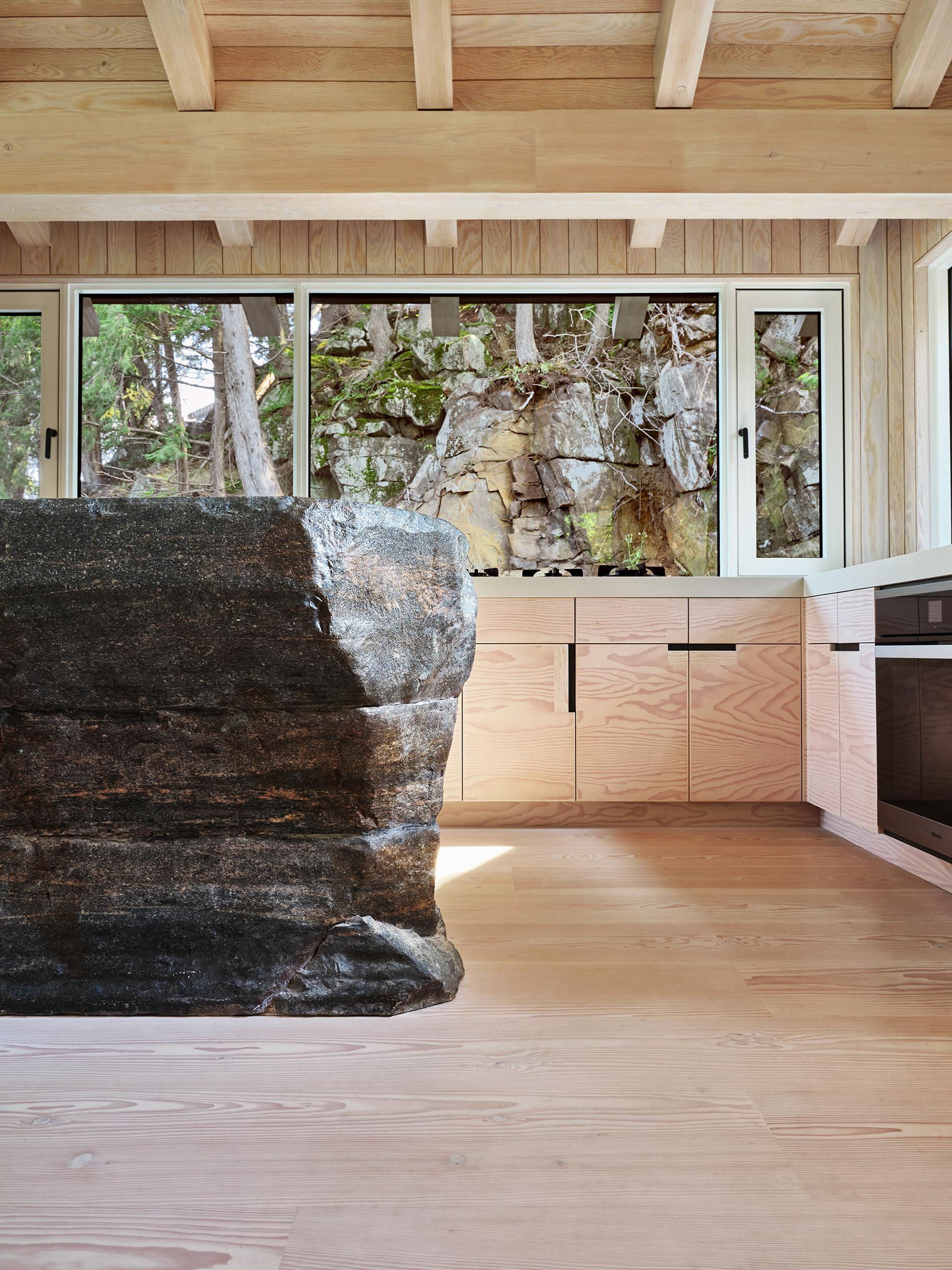 Muskoka Lake House - image 3