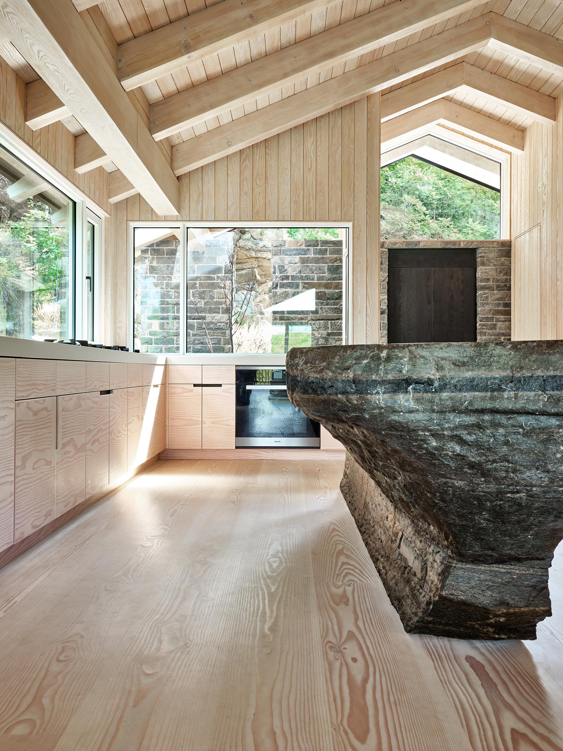 Muskoka Lake House - image 4