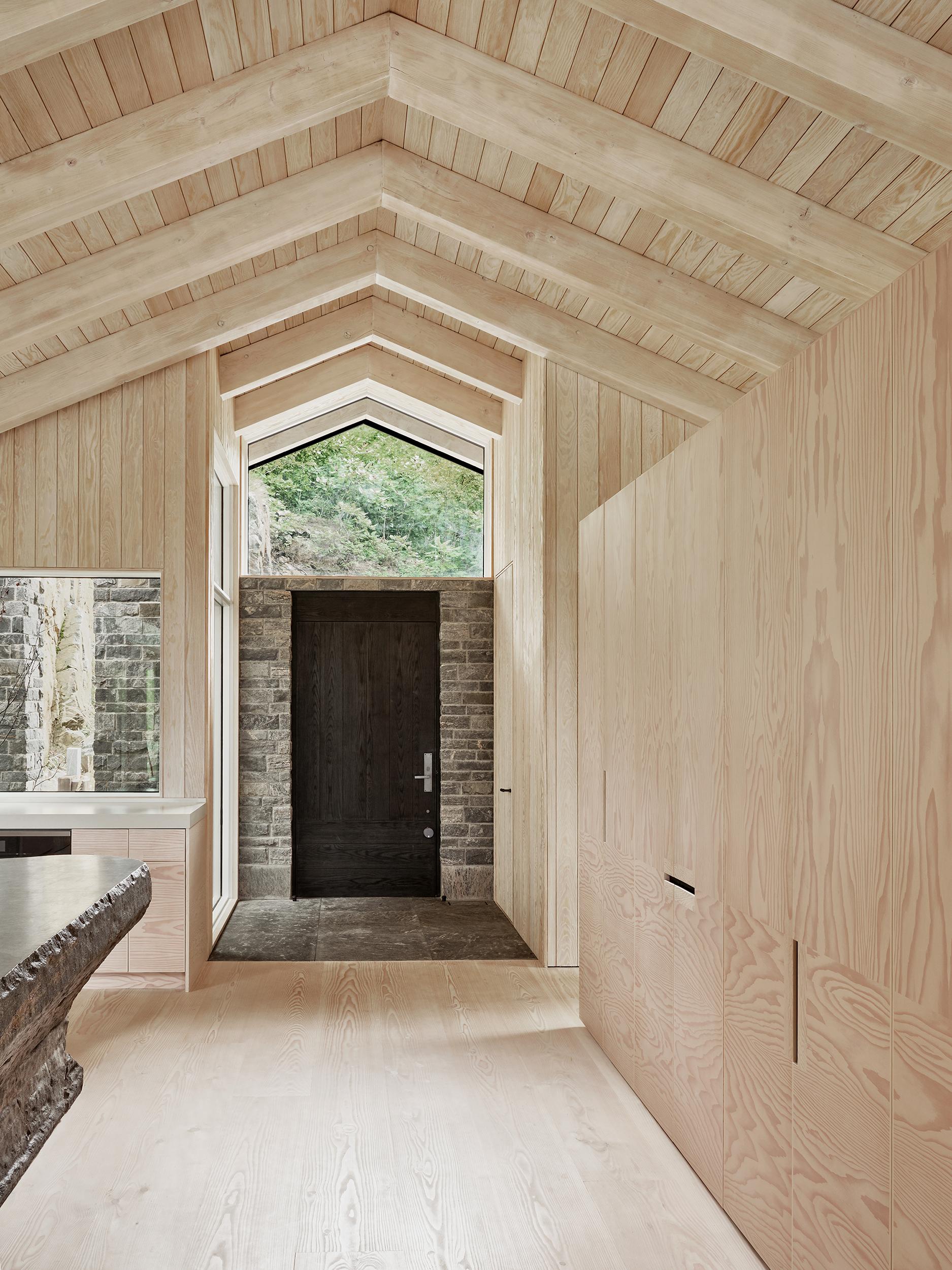 Muskoka Lake House - image 5