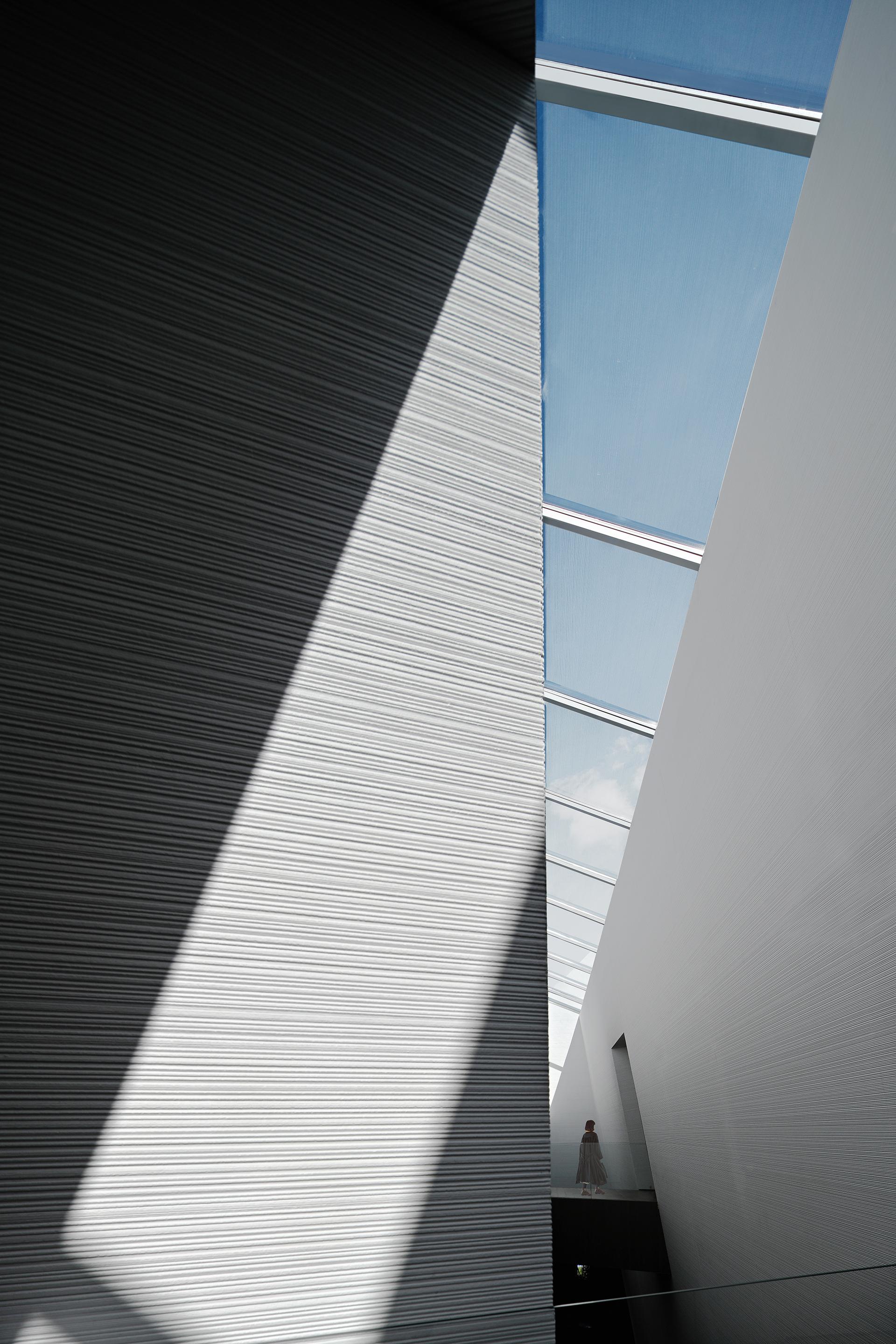 Changchun Poly City Sales Center, China by JAMES LIANG & ASSOCIATES LIMITED - image 3