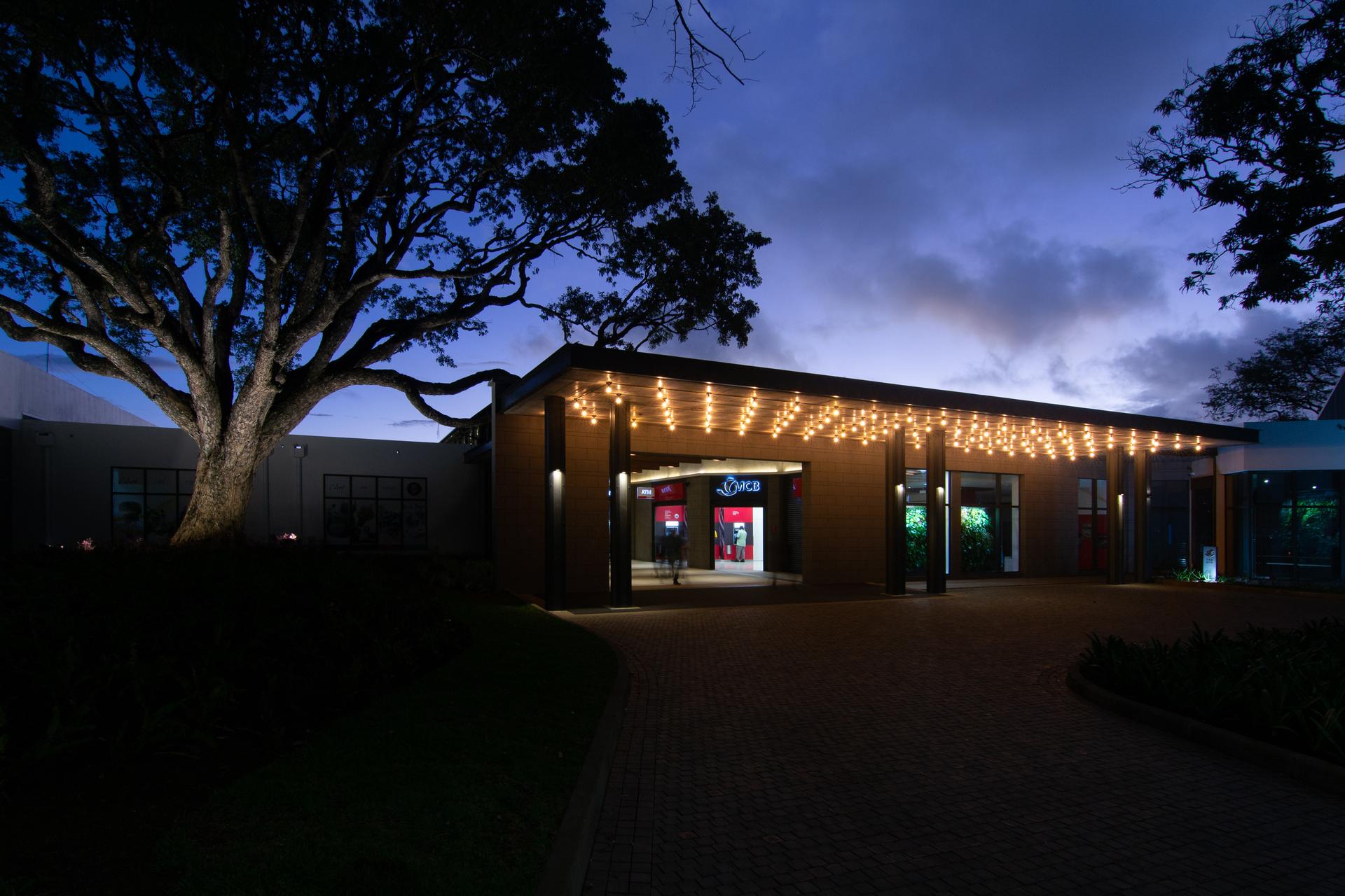 Mahogany Shopping Promenade - image 8