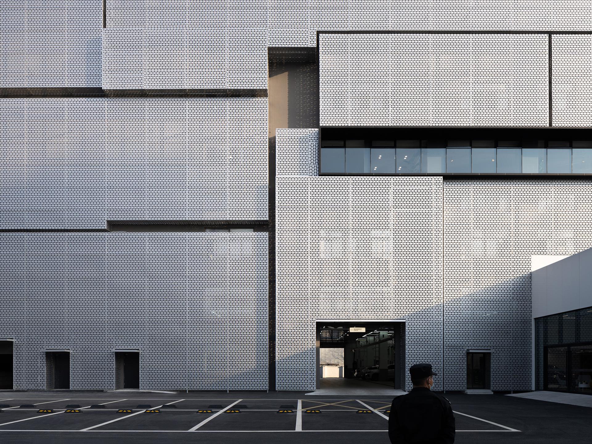 Chengdu BMW Experience Center - image 14