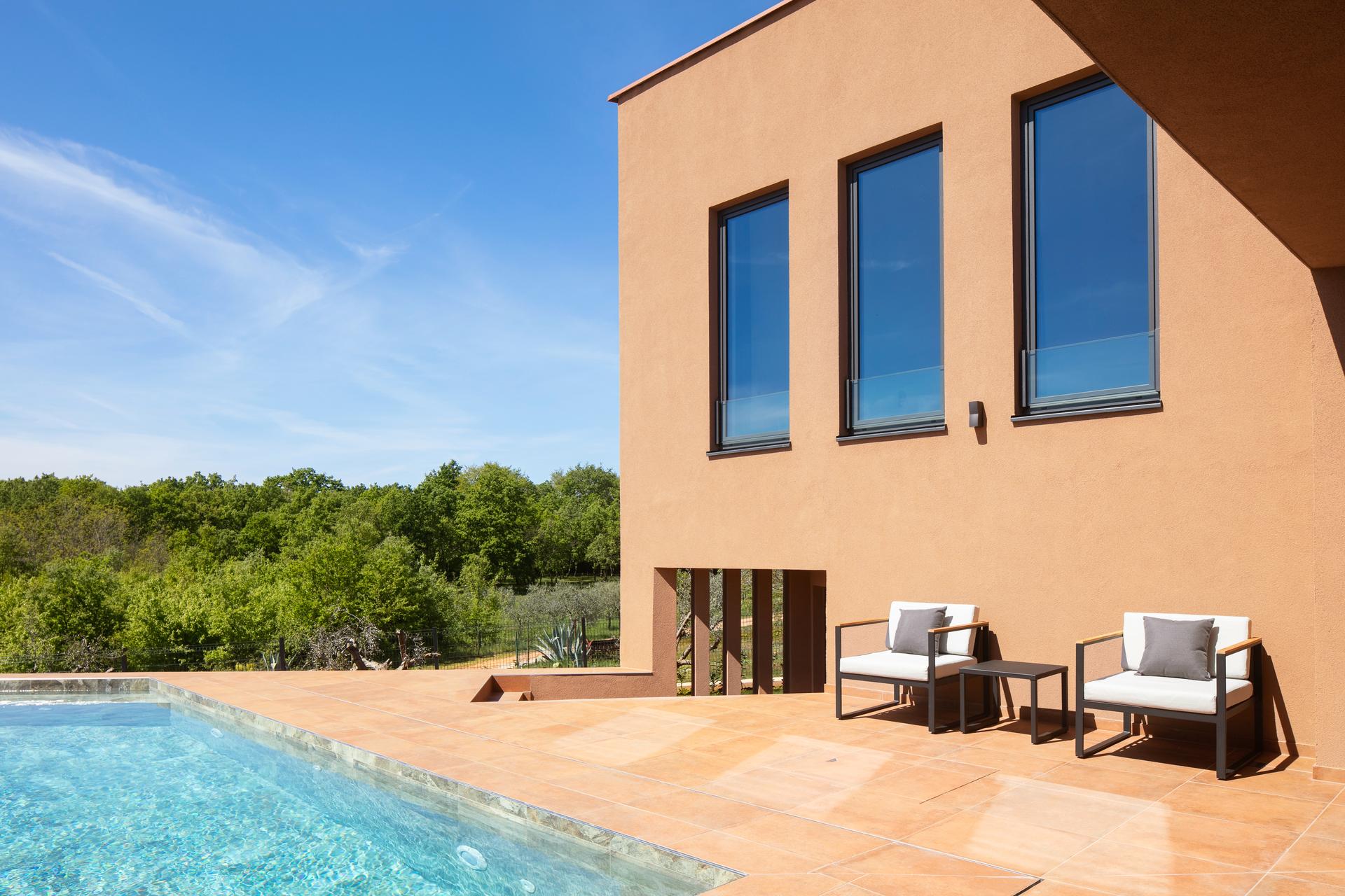 Red soil house - image 8
