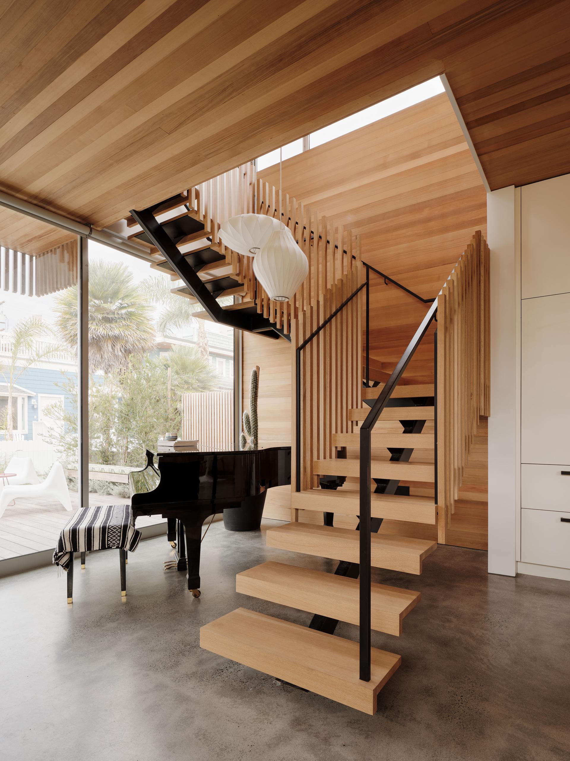 Walk-Street House - image 5
