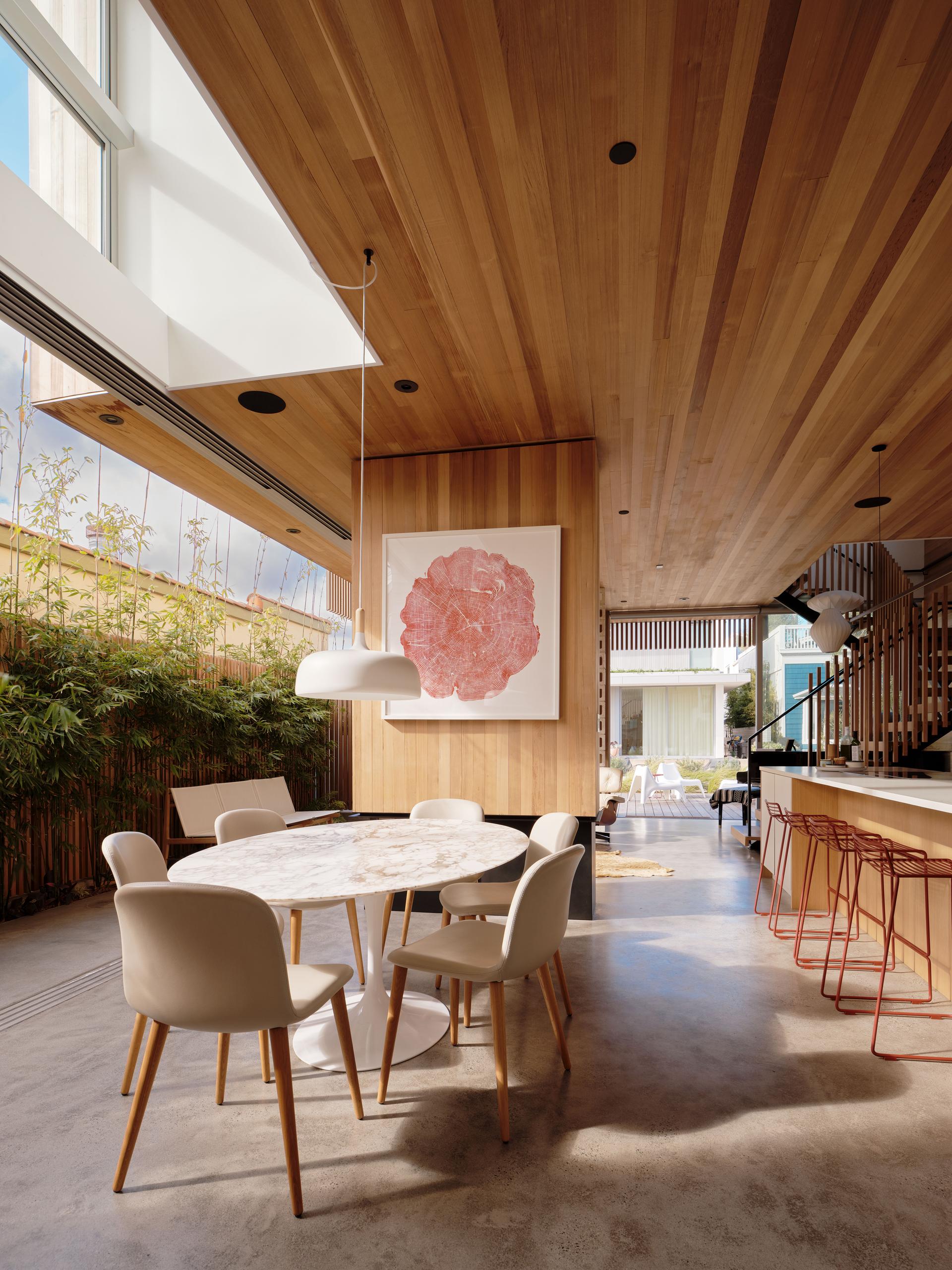 Walk-Street House - image 4