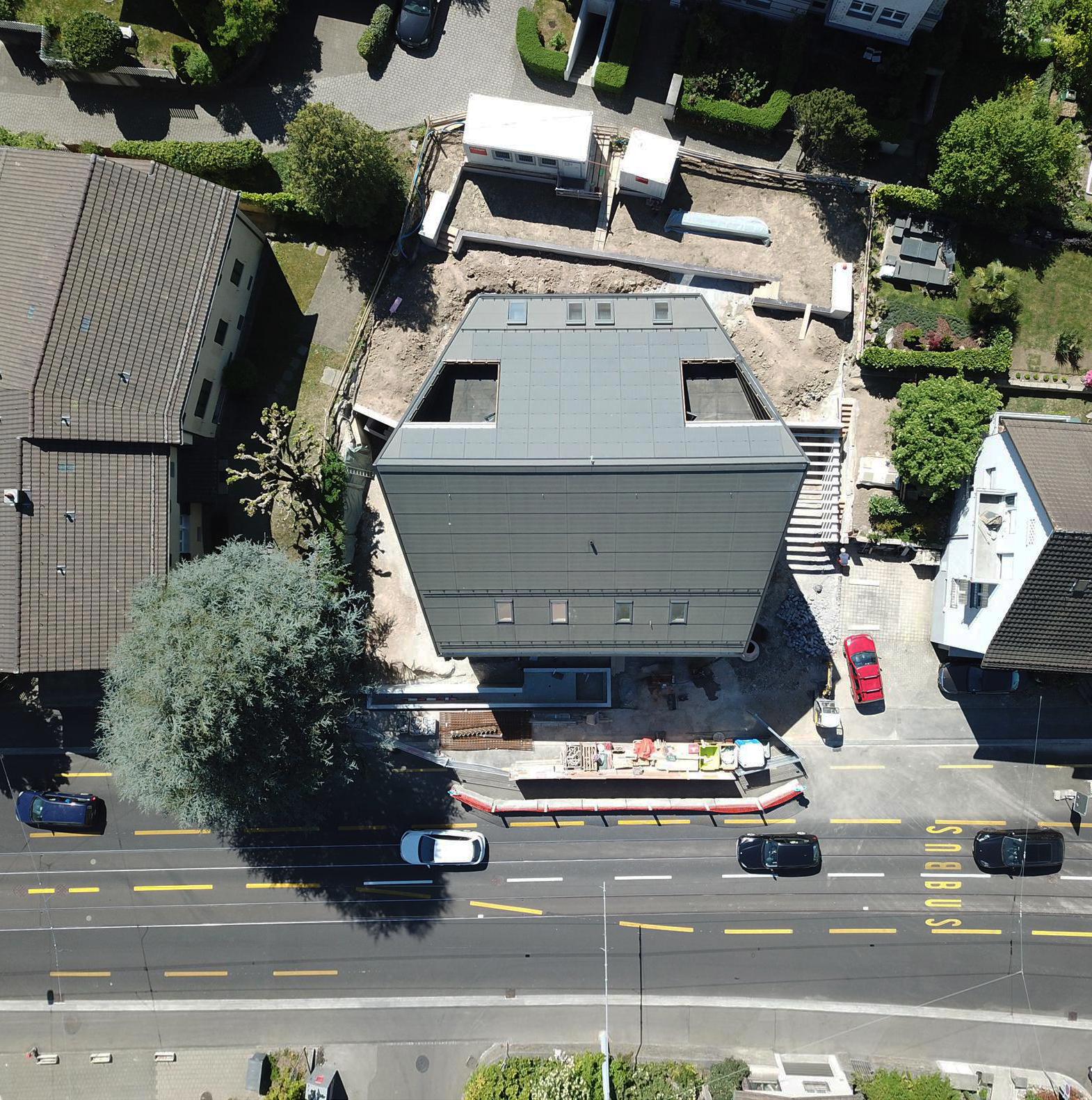 Apartment Building L329 - image 3