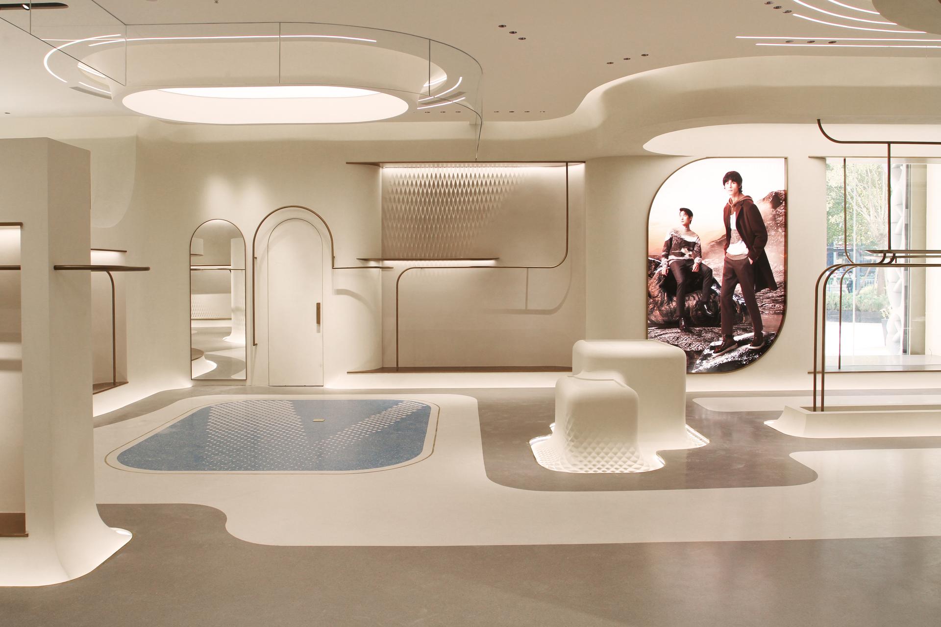 VICUTU Concept Flagship Store - image 13