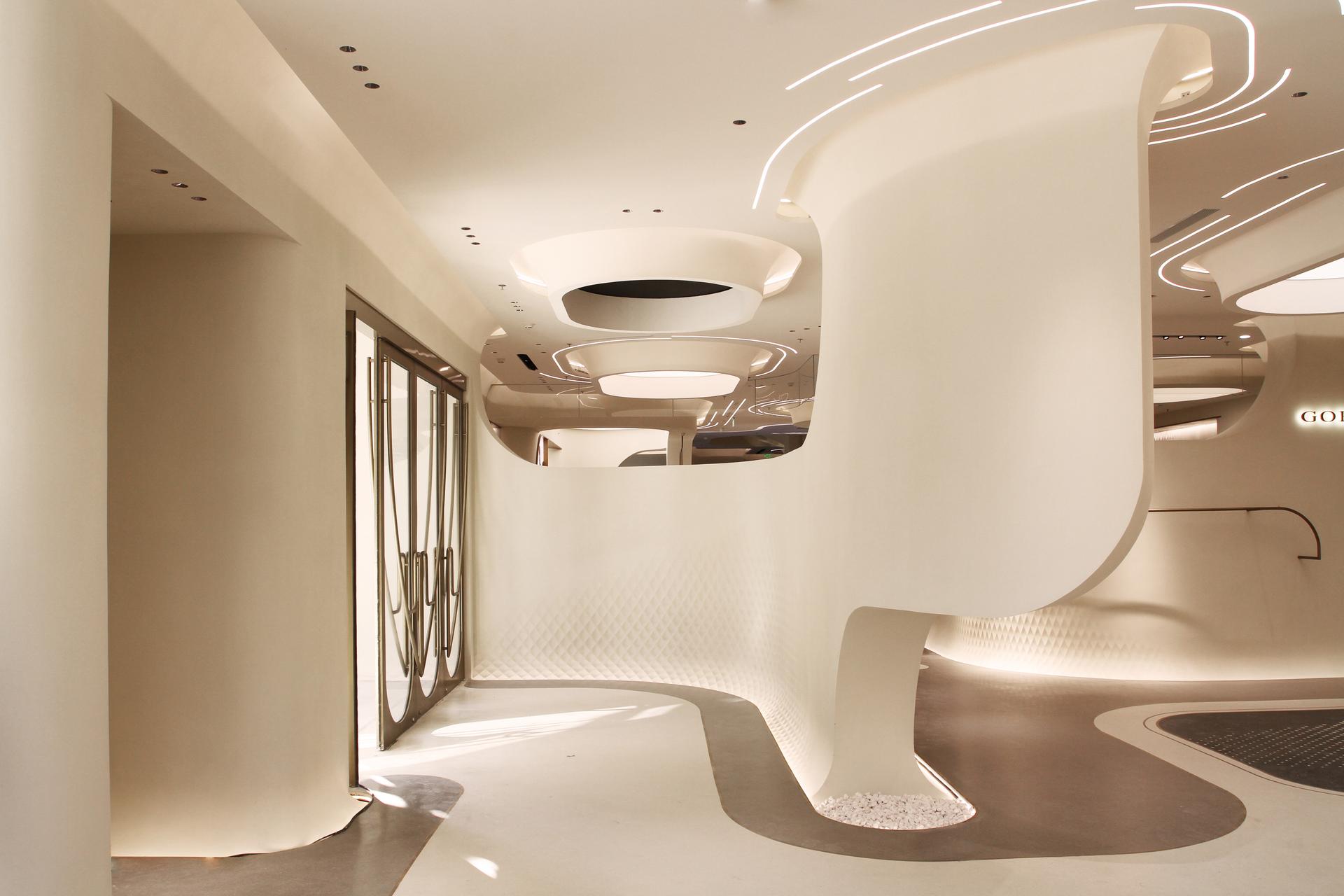 VICUTU Concept Flagship Store - image 14