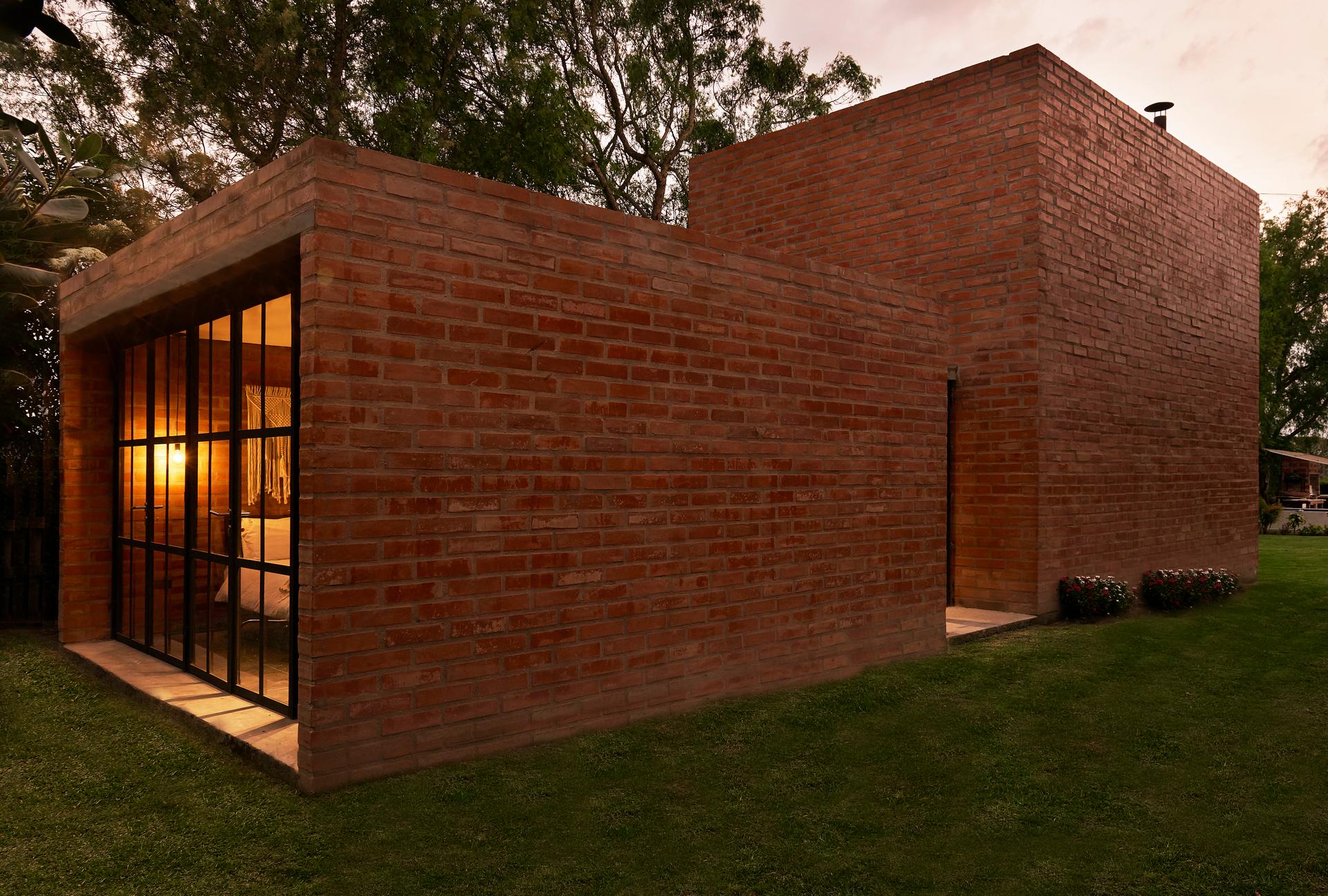 Napoles House - image 6