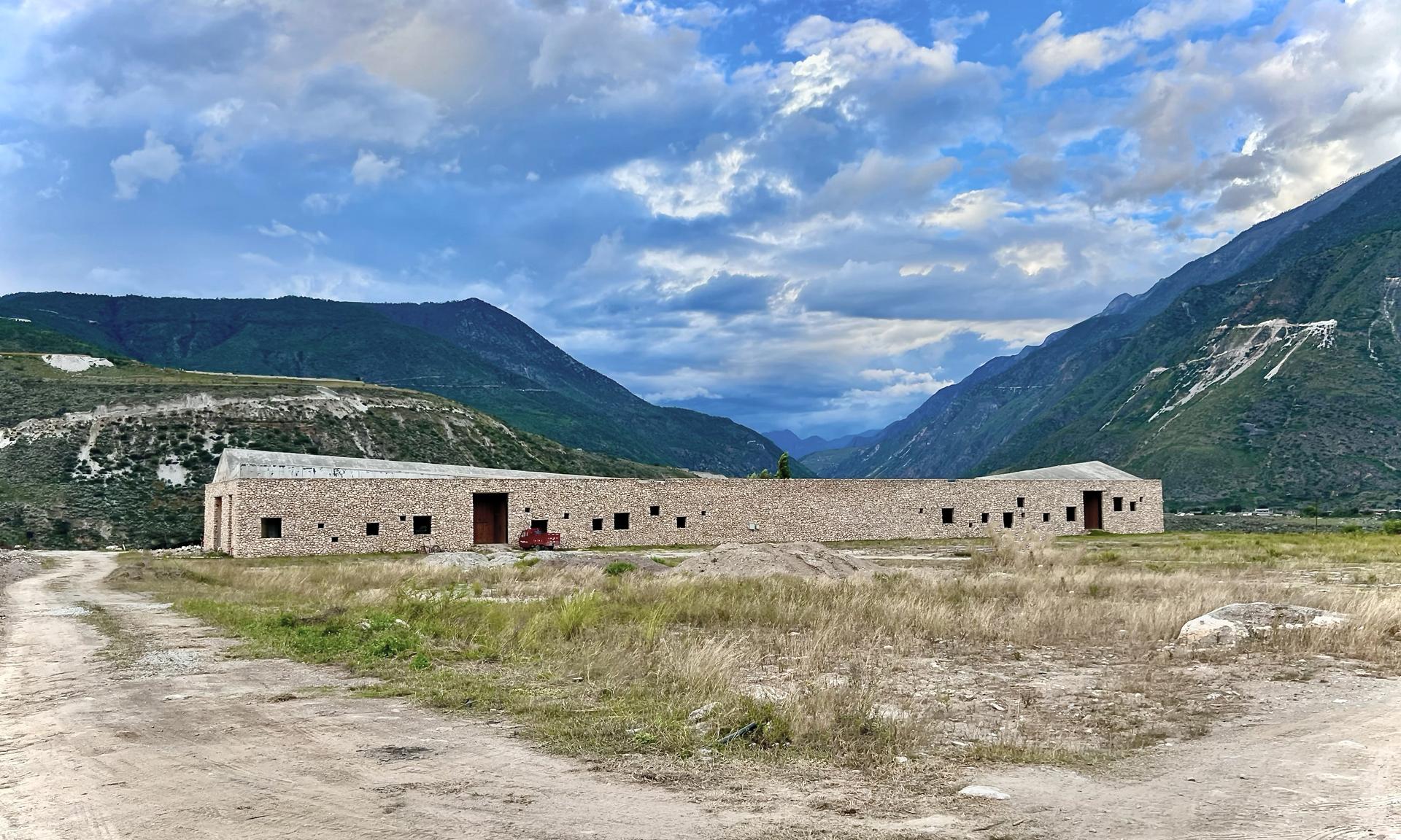 Lijiang olive oil factory - a journey between the form and formless