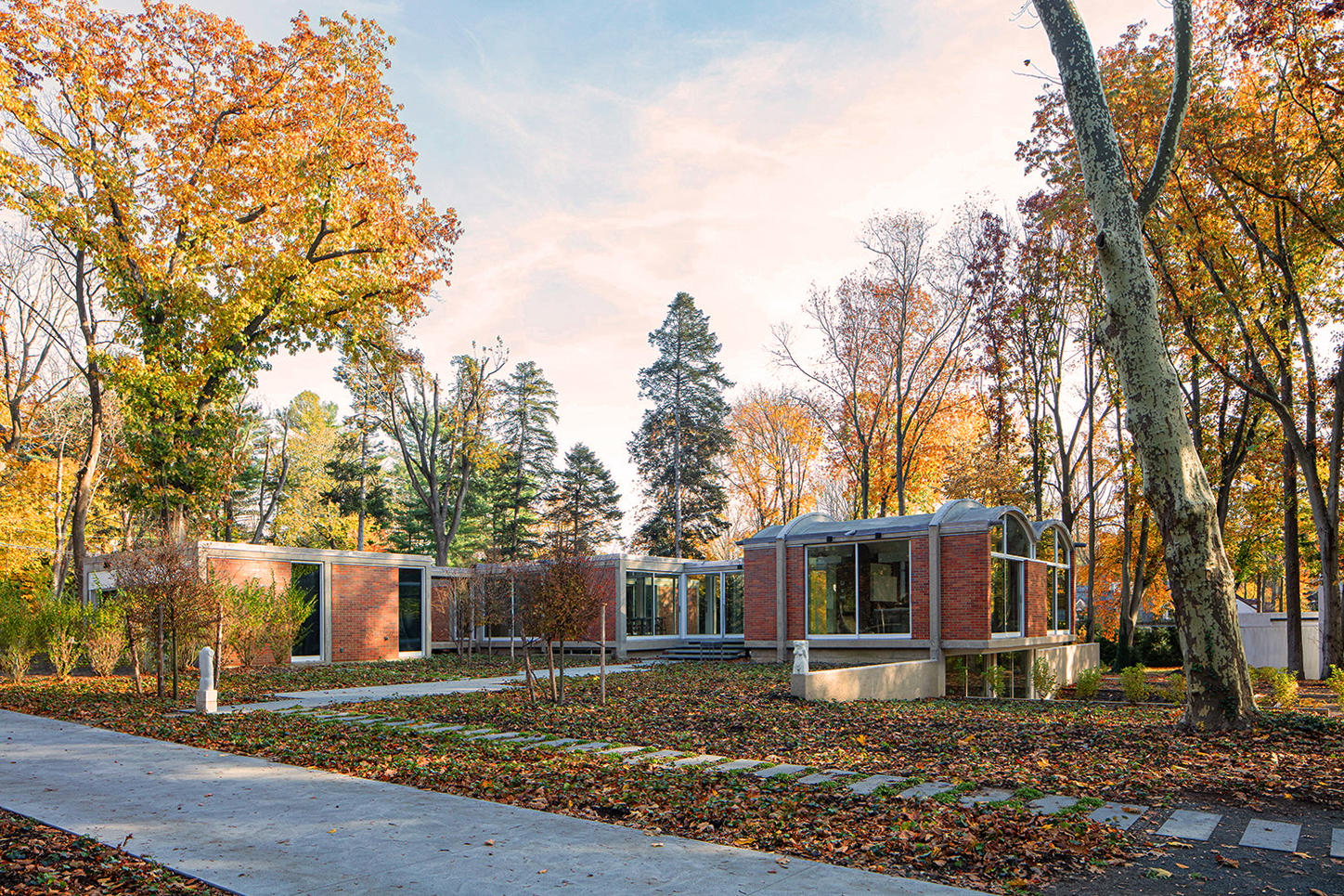 Linden House - image 2
