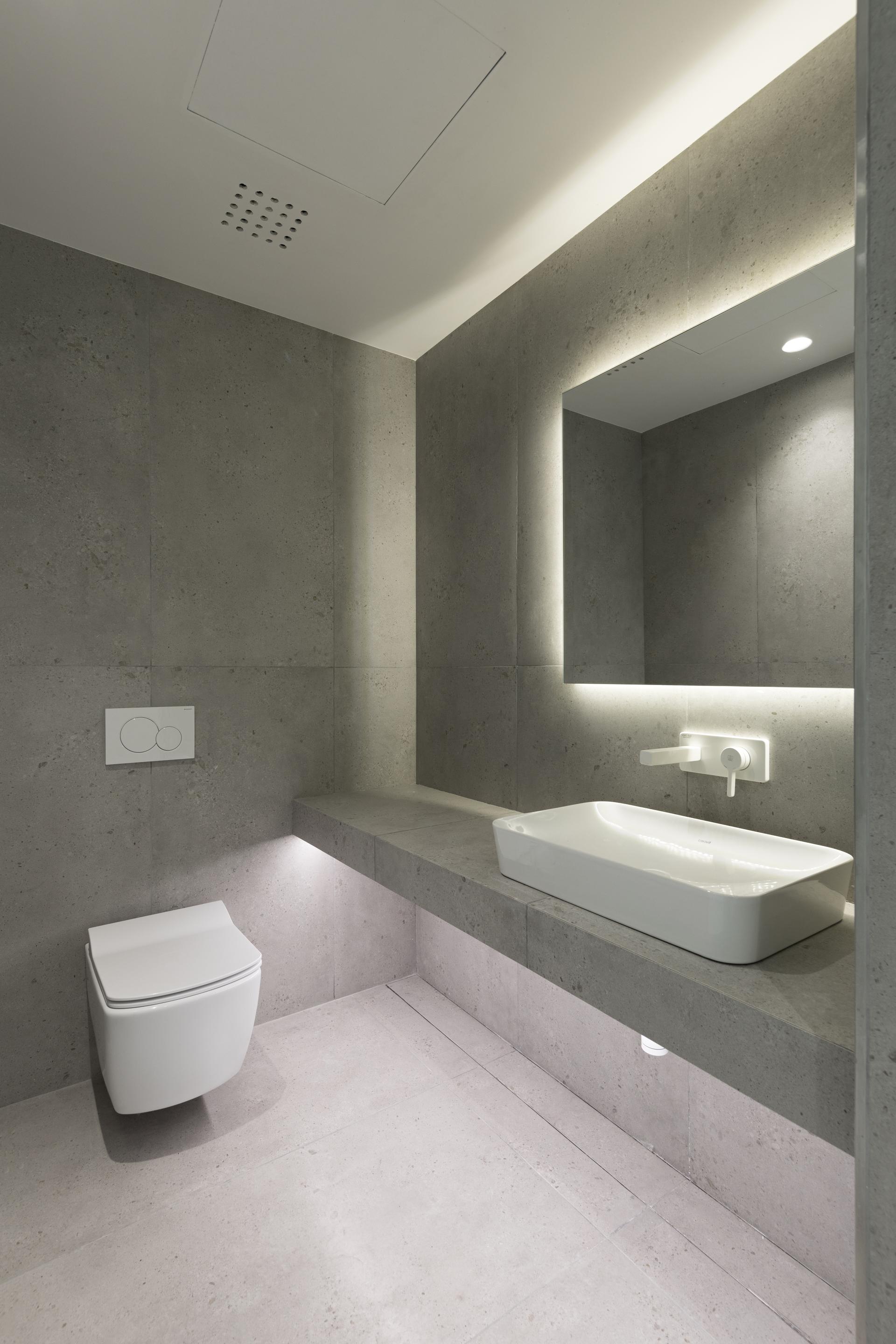 the white Renovation - image 18