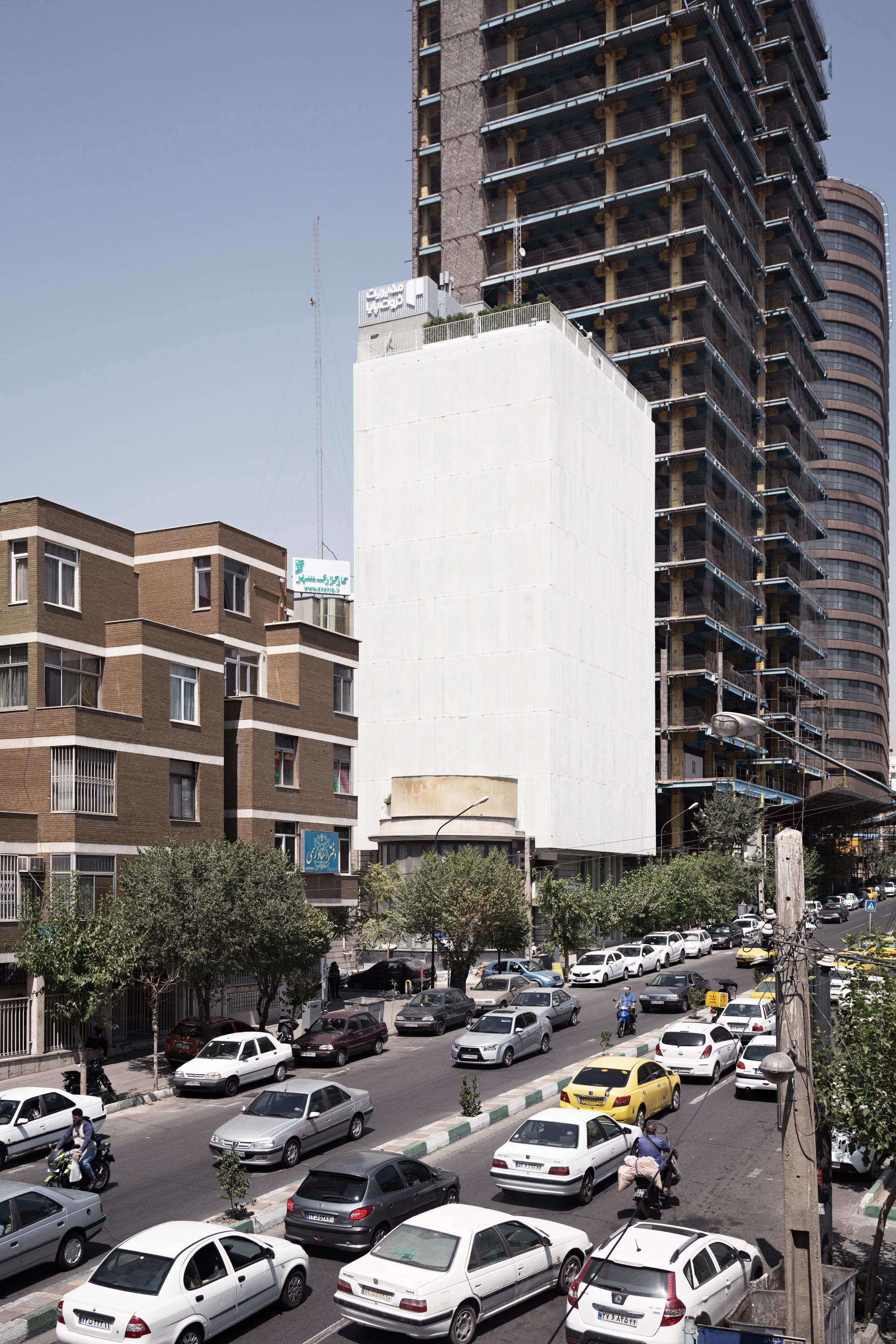 the white Renovation - image 2