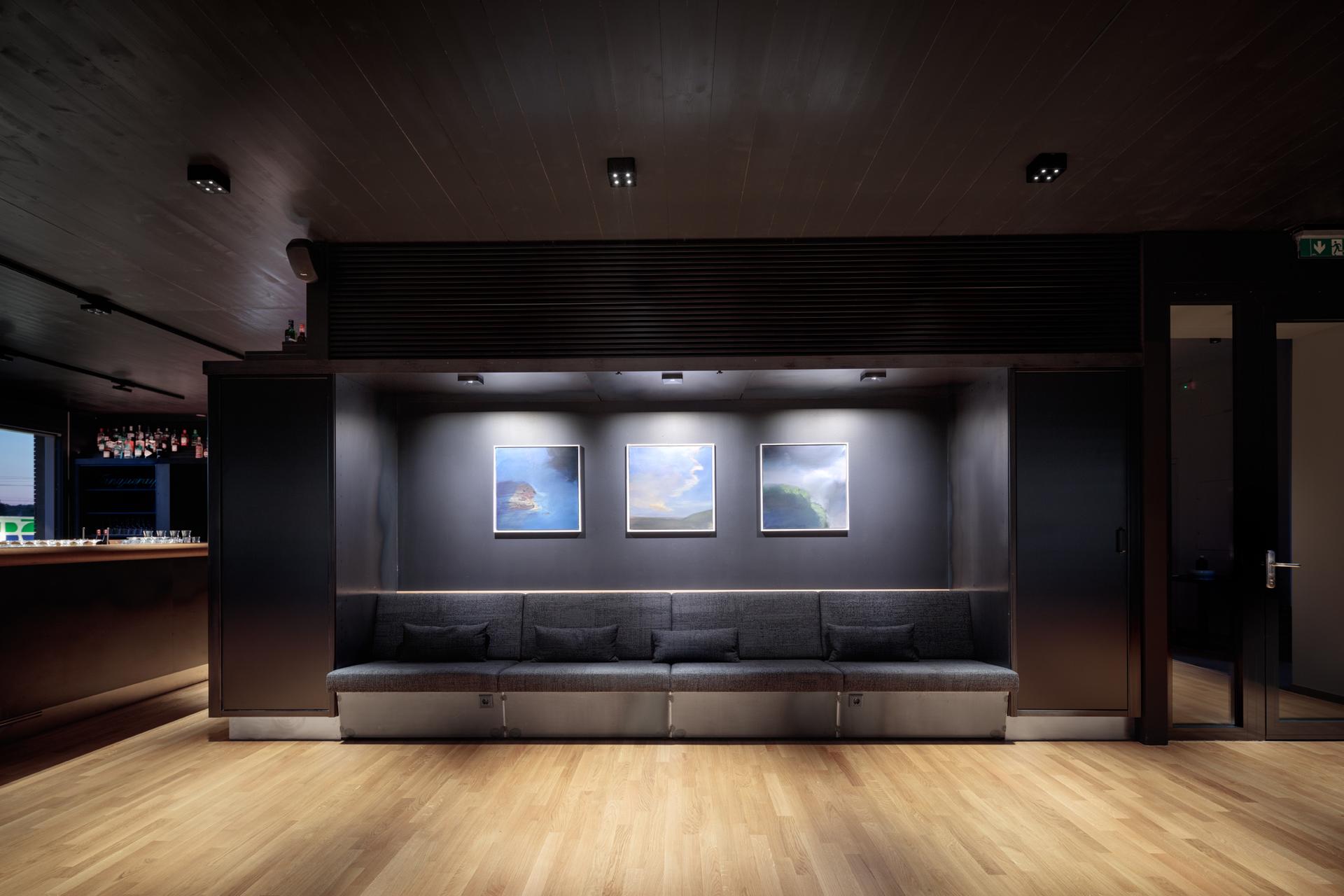 V8 - image 7