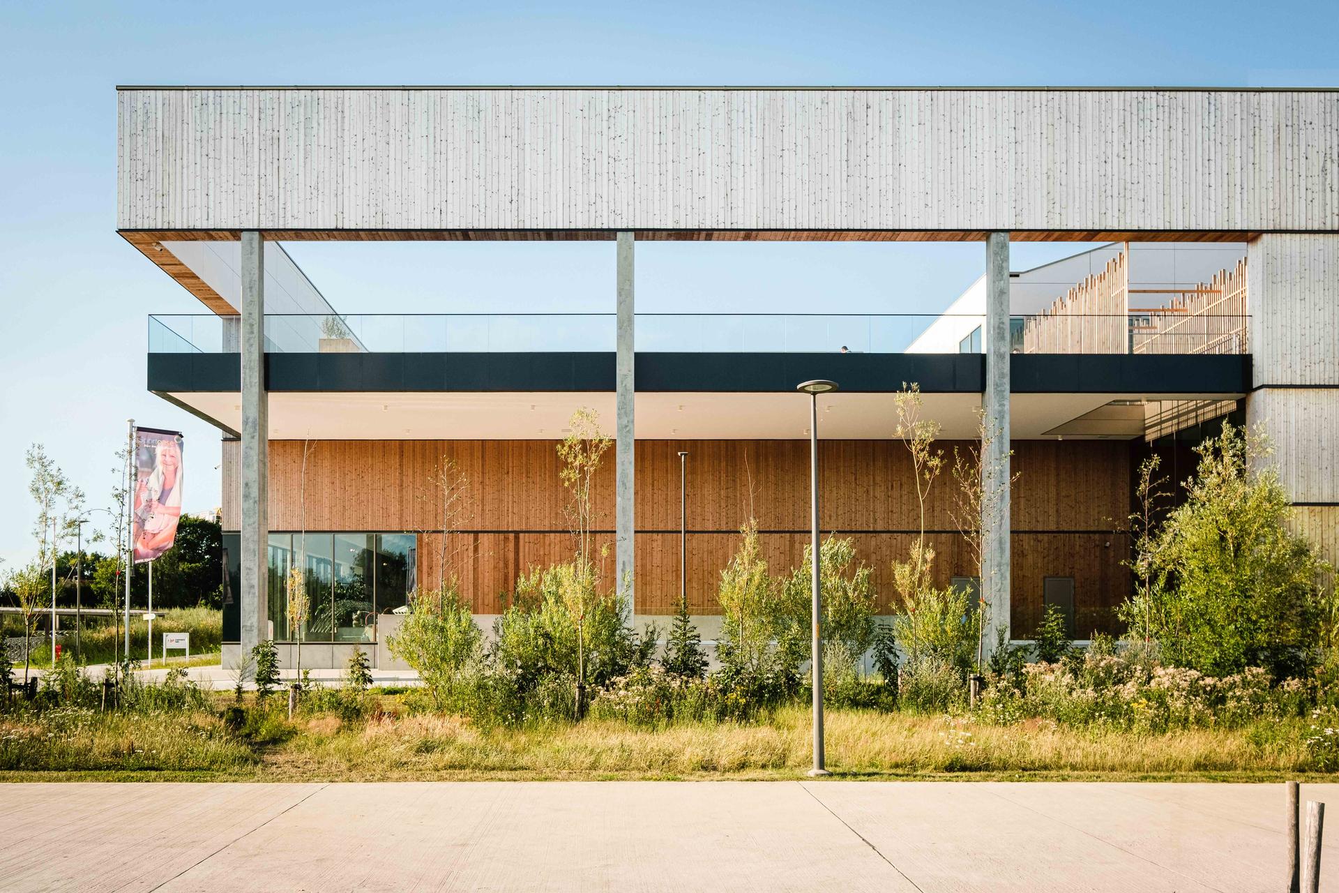 Sports centre Sportoase Groot Schijn, Deurne Belgium - image 2