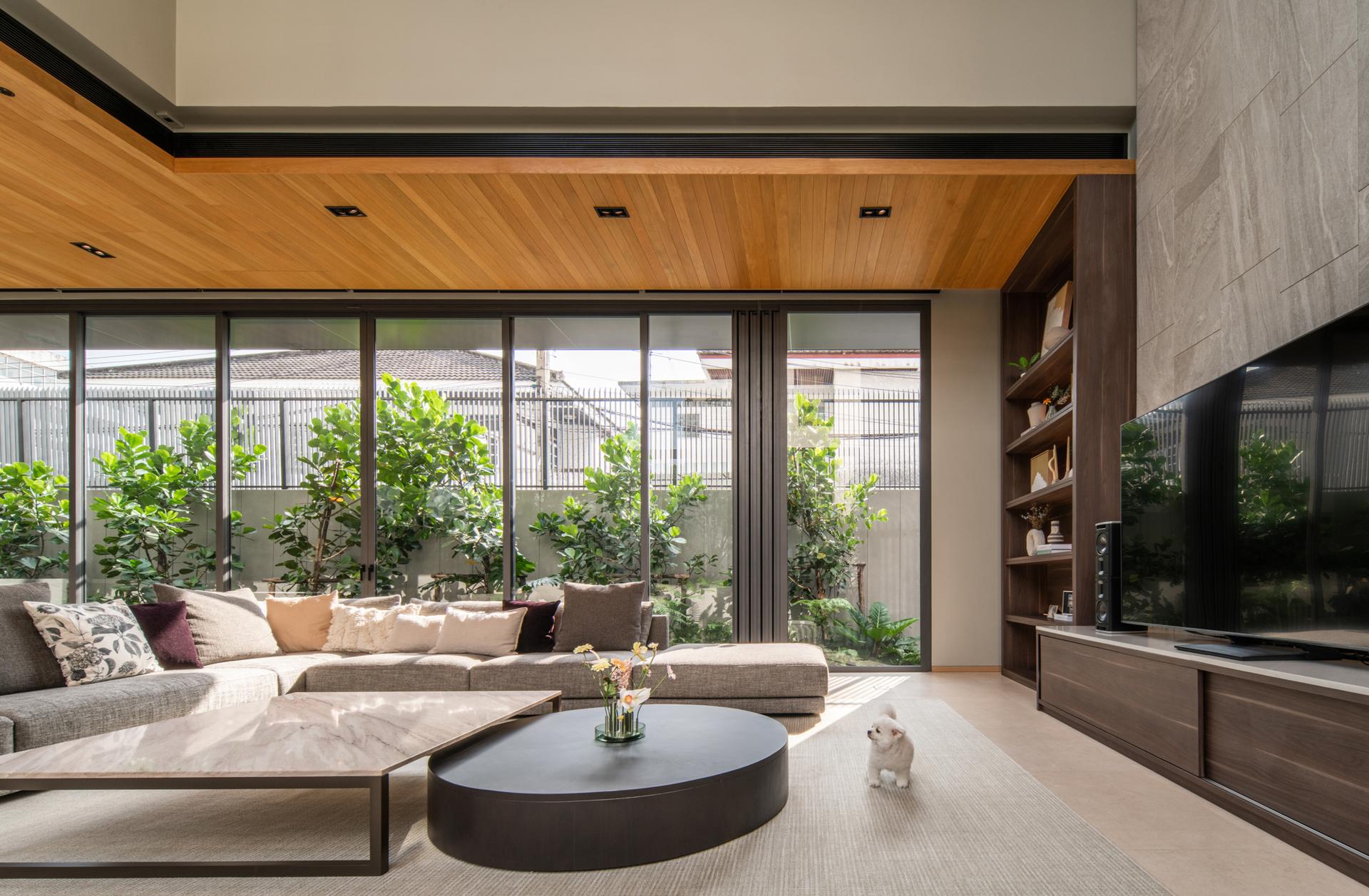 Monow House - image 22