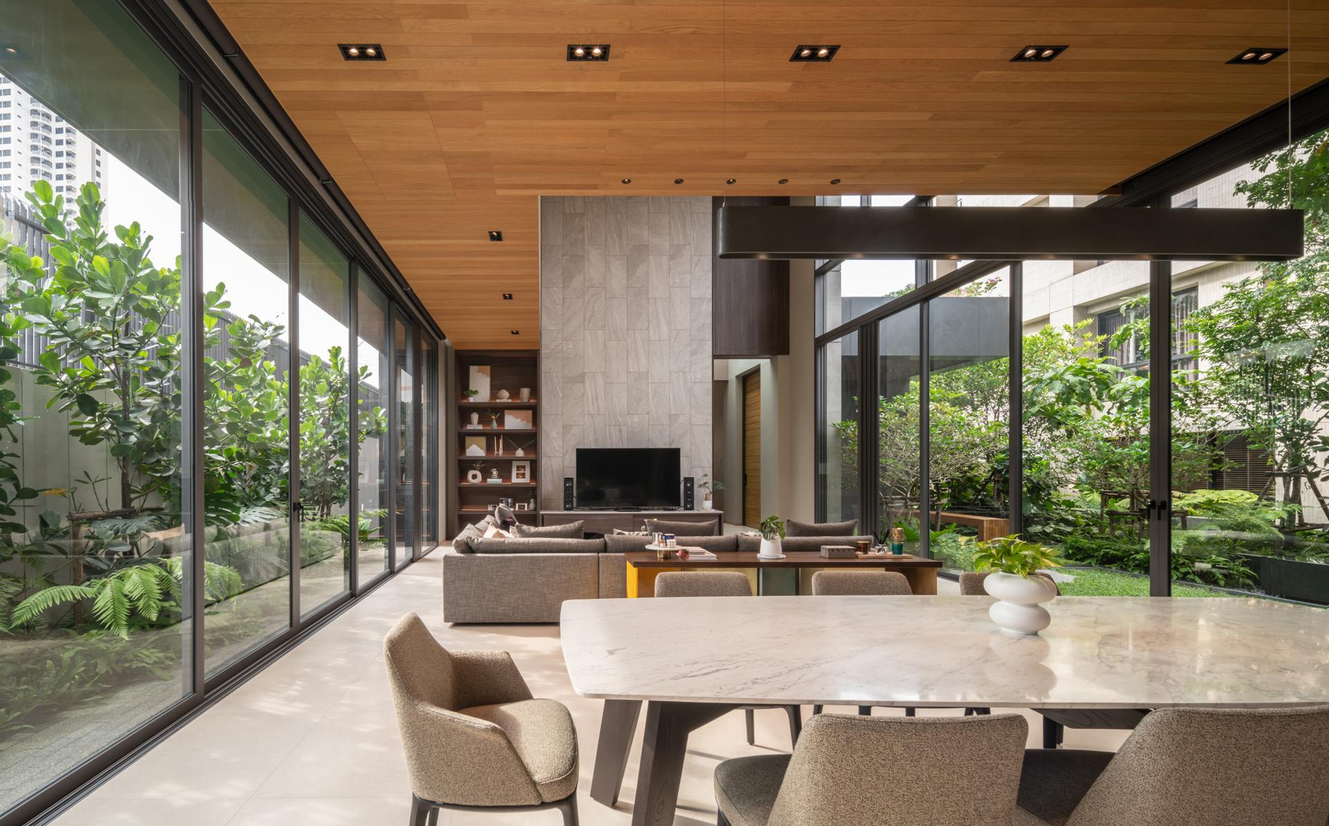 Monow House - image 23