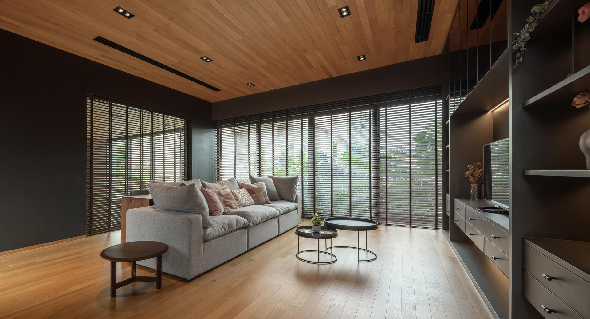 Monow House - image 30