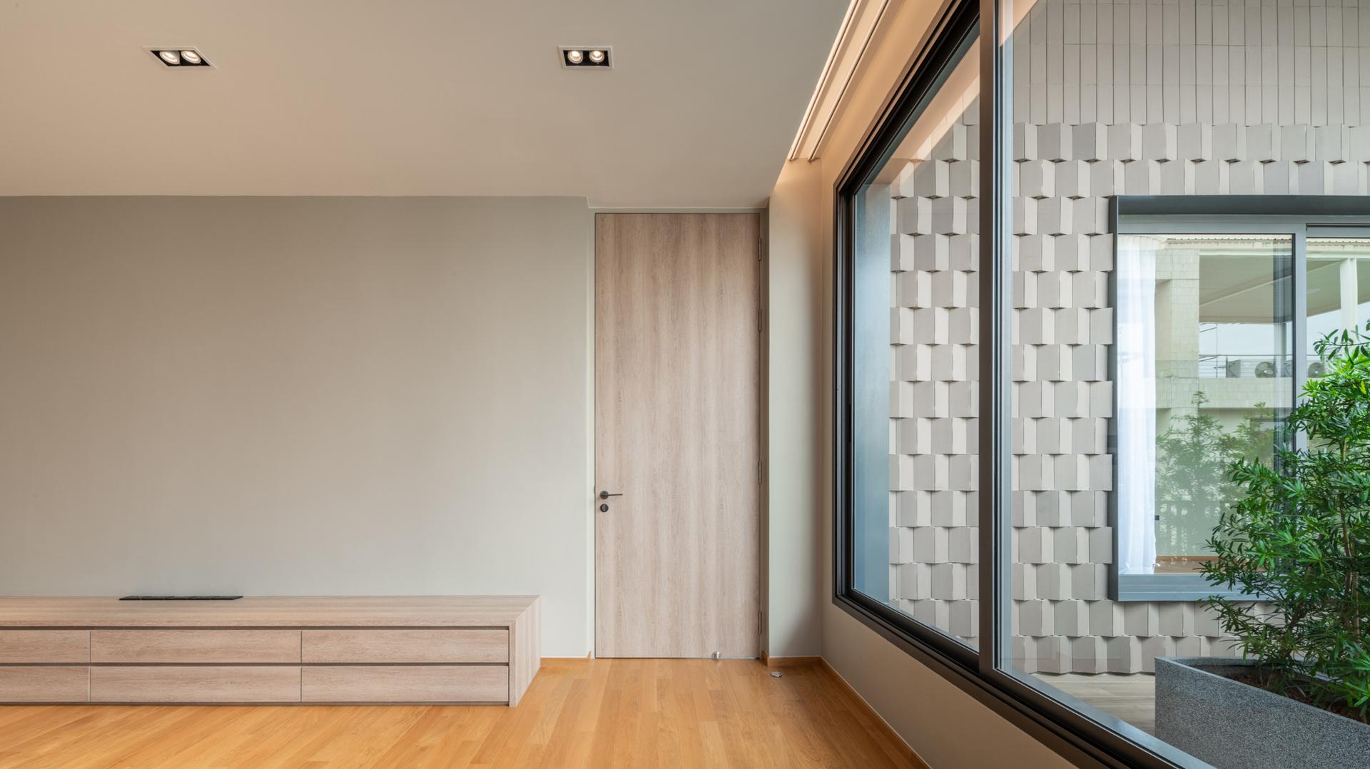 Monow House - image 47