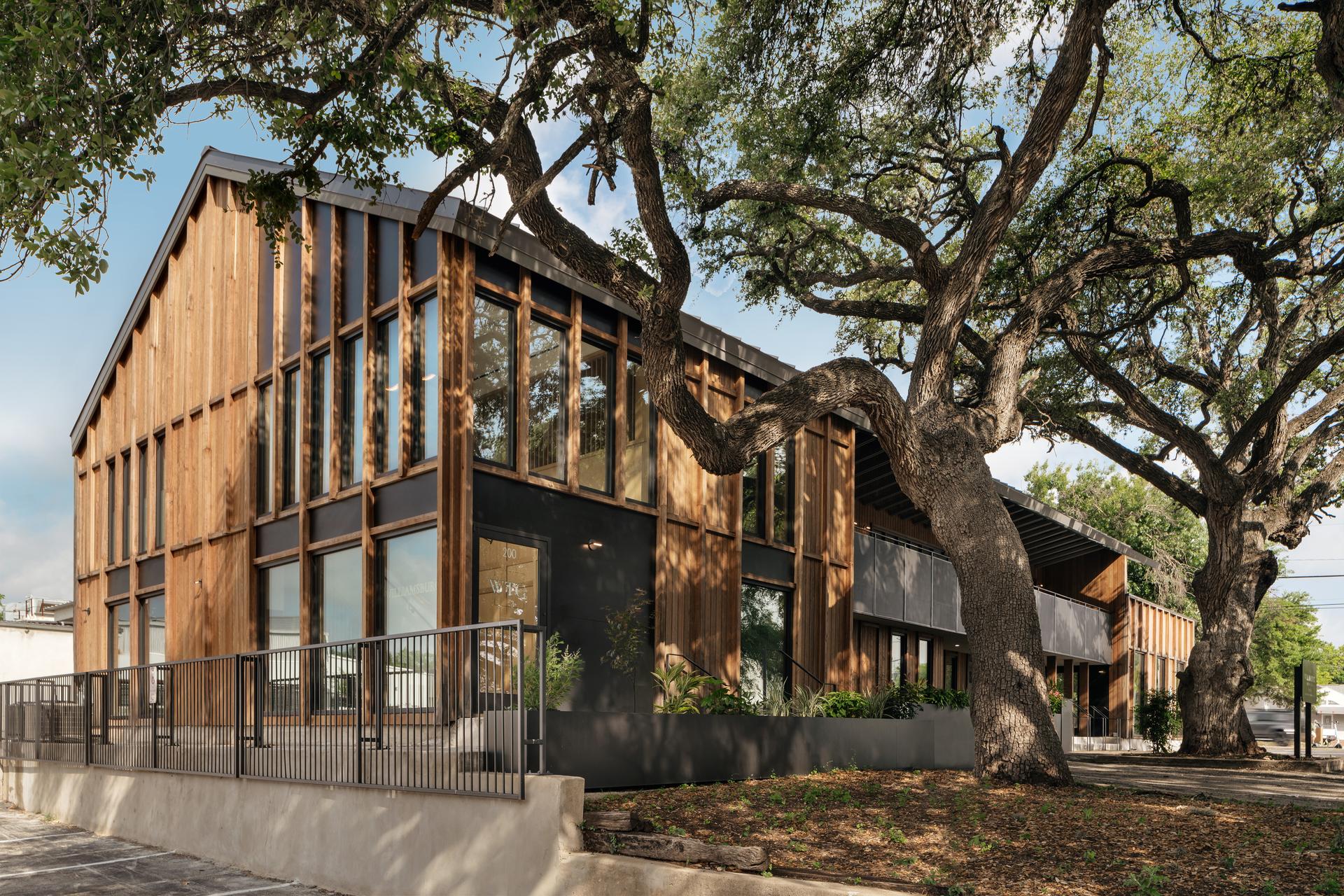 2121 South Lamar - image 2