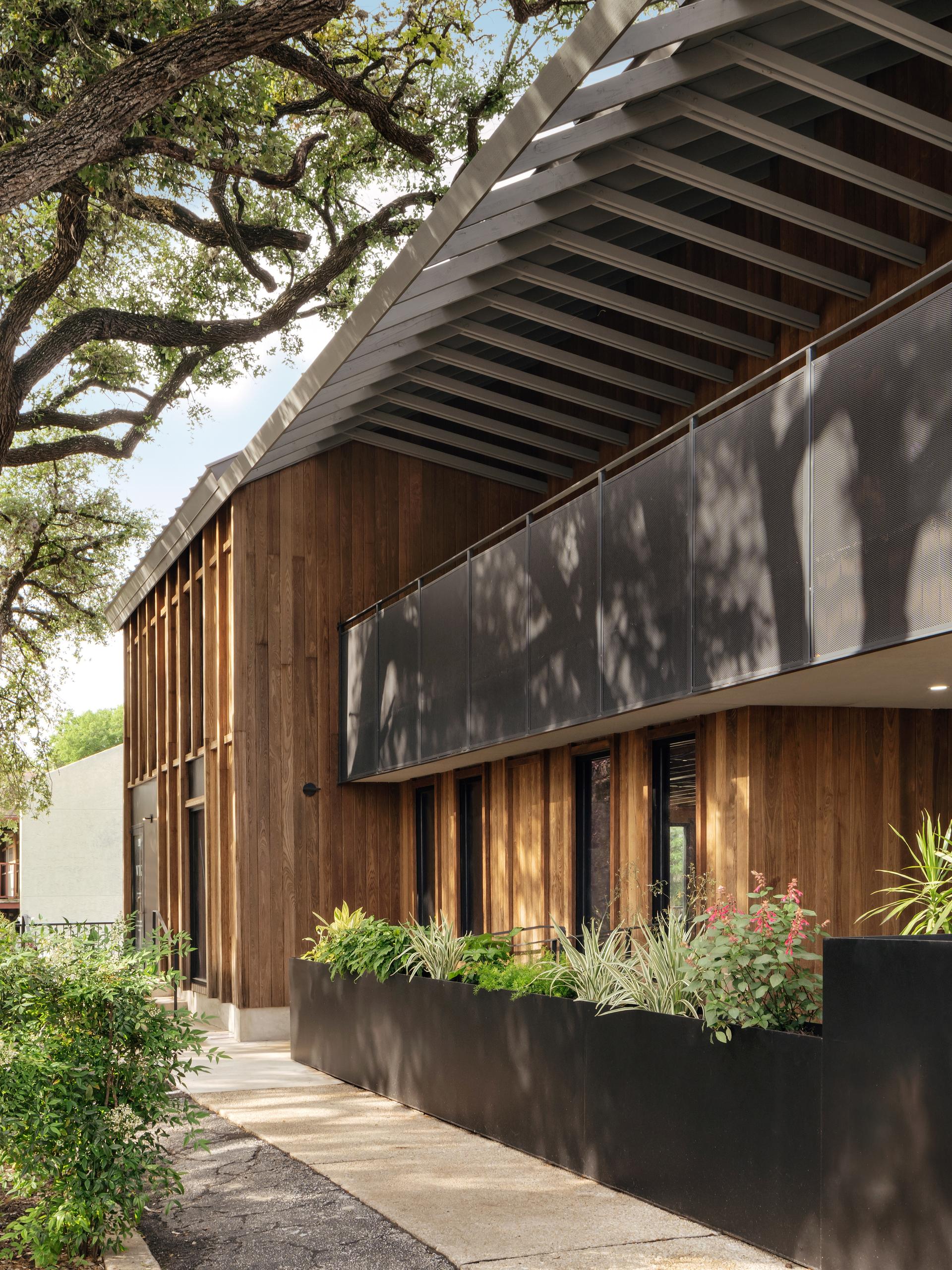 2121 South Lamar - image 11