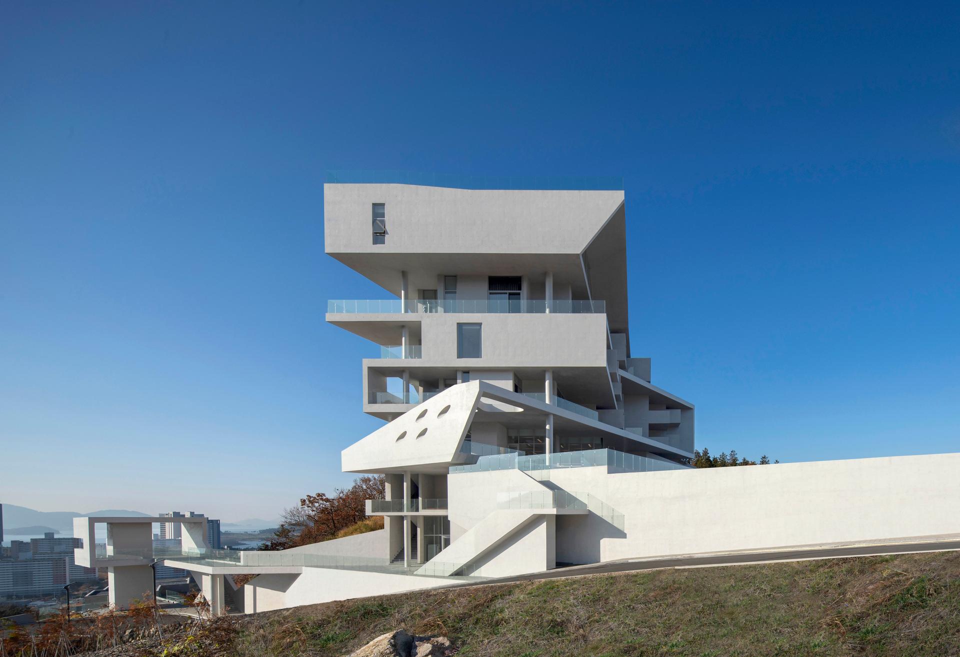 FORT & PORT - image 5